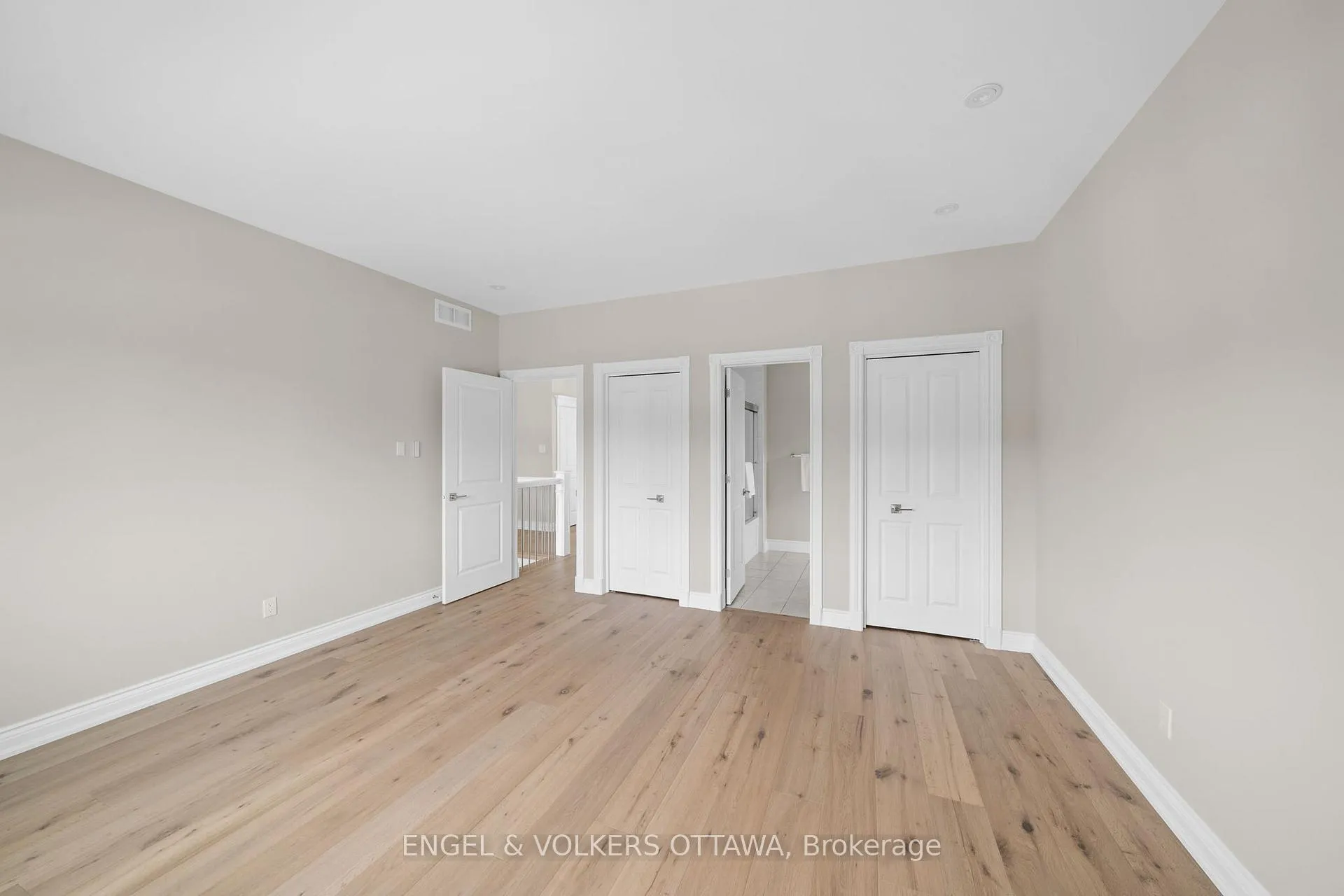 Photo 11 of 6373 Radisson Way, Ottawa, Hiawatha Park/Convent Glen — HOMEH