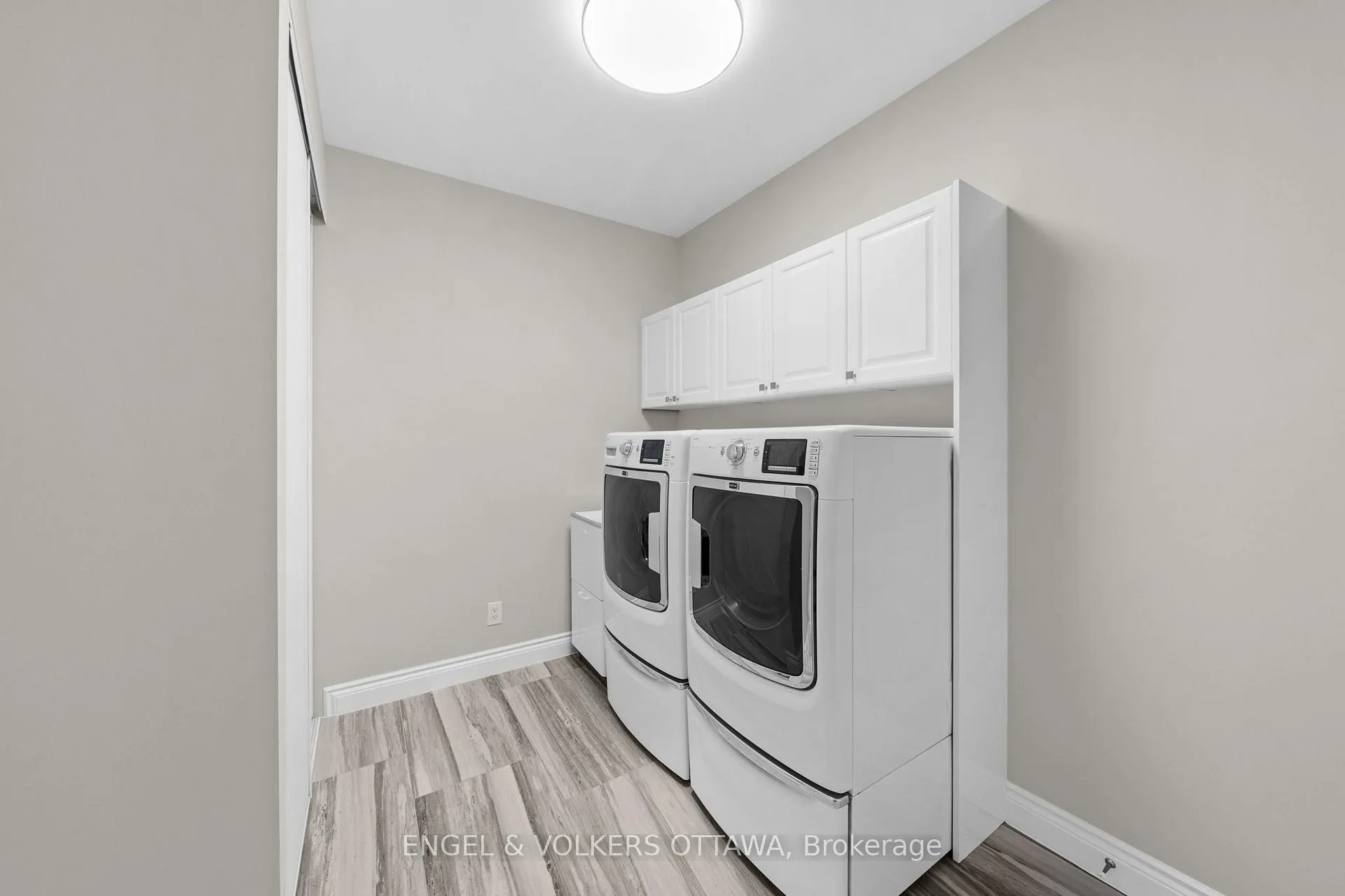 Photo 12 of 6373 Radisson Way, Ottawa, Hiawatha Park/Convent Glen — HOMEH