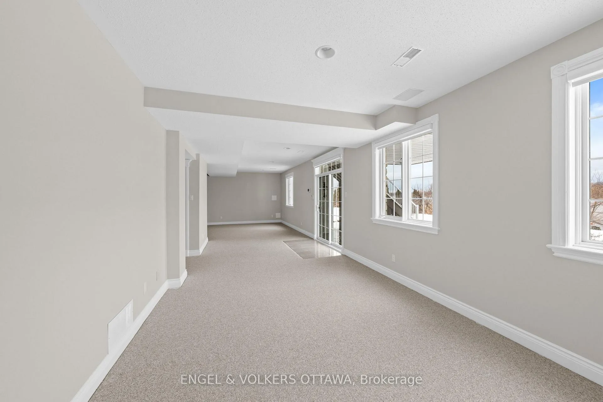 Photo 14 of 6373 Radisson Way, Ottawa, Hiawatha Park/Convent Glen — HOMEH
