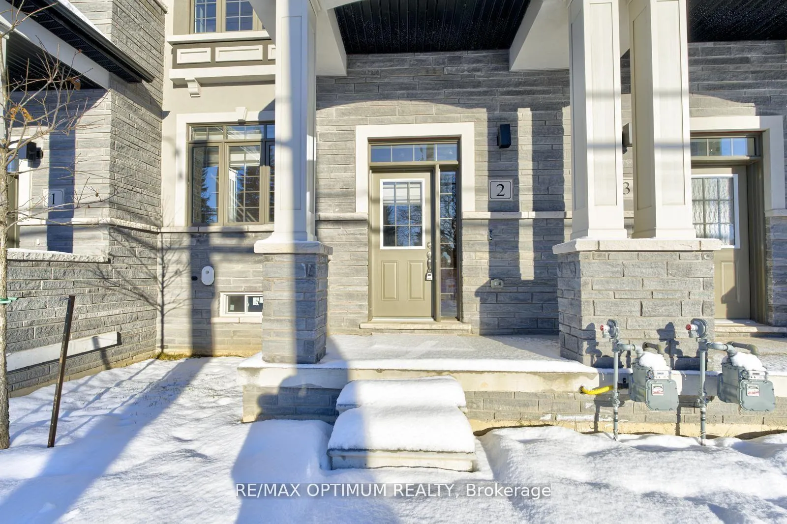 Photo 4 of Unit 2, 305 Garner Road W, Hamilton, Ancaster — HOMEH