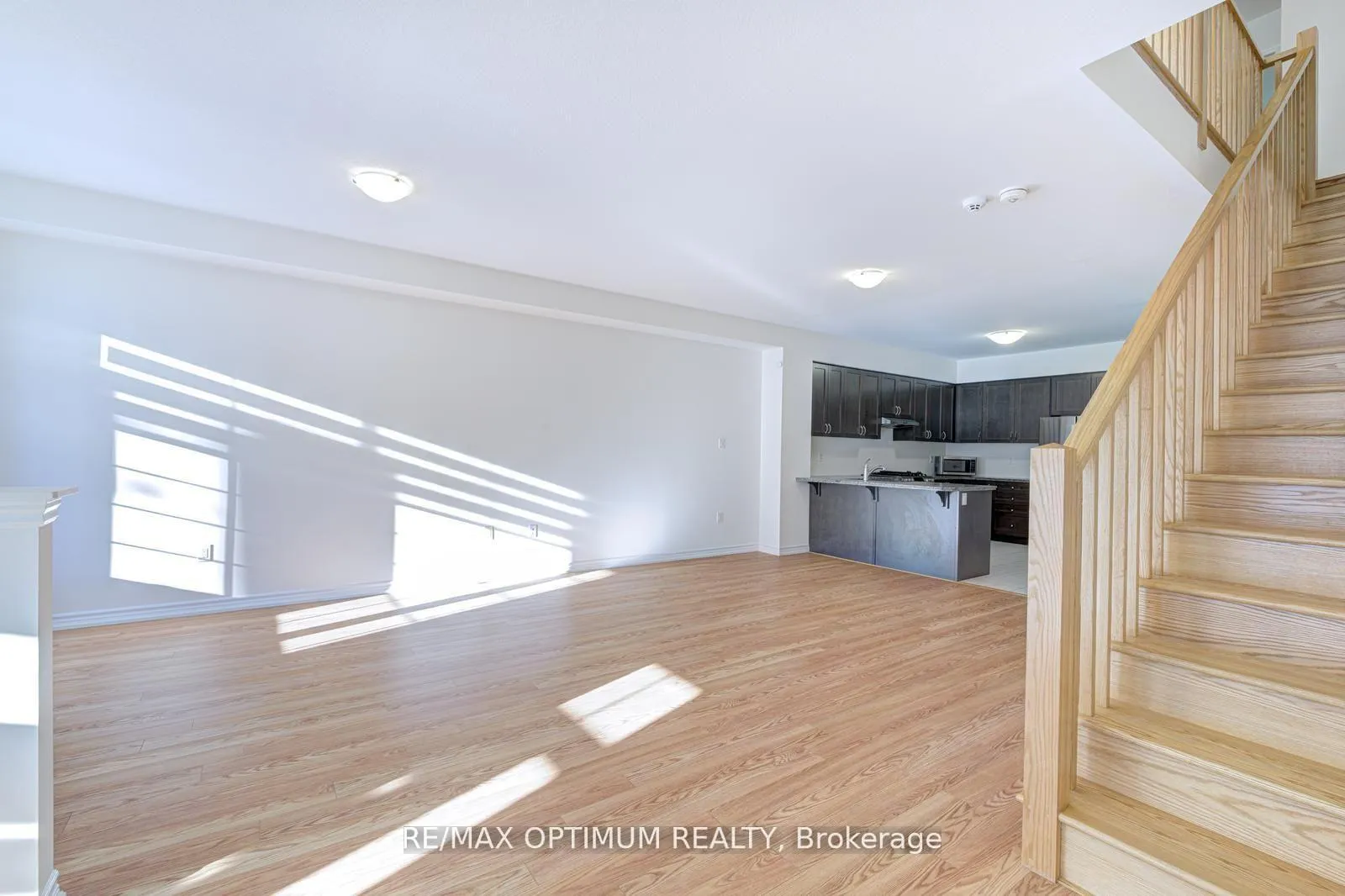 Photo 6 of Unit 2, 305 Garner Road W, Hamilton, Ancaster — HOMEH