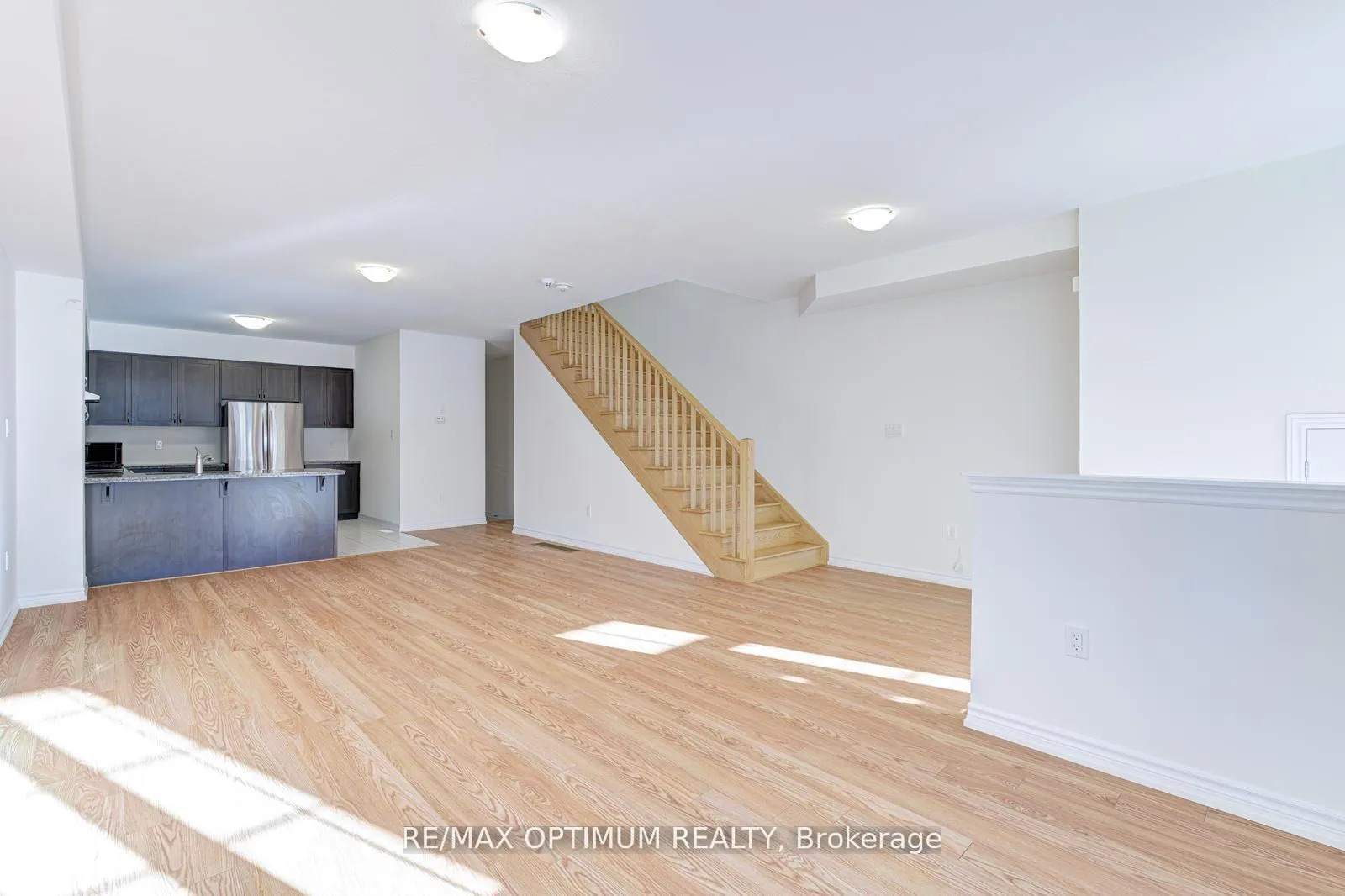 Photo 7 of Unit 2, 305 Garner Road W, Hamilton, Ancaster — HOMEH