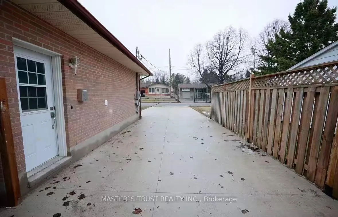 Photo 11 of 16 Hastings Boulevard, Guelph, Grange Road — HOMEH