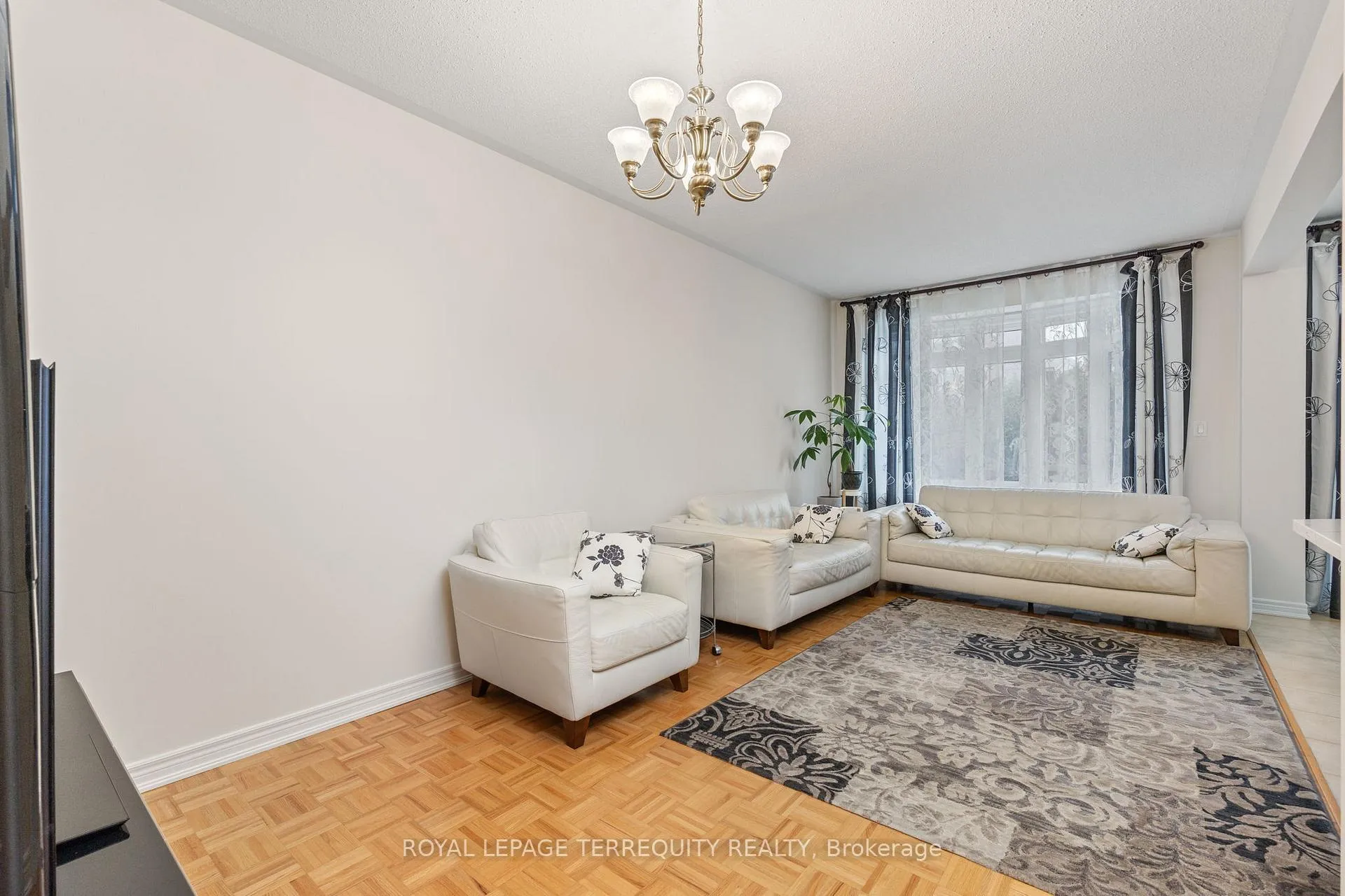 Photo 9 of 70 Degas Drive, Vaughan, Patterson — HOMEH