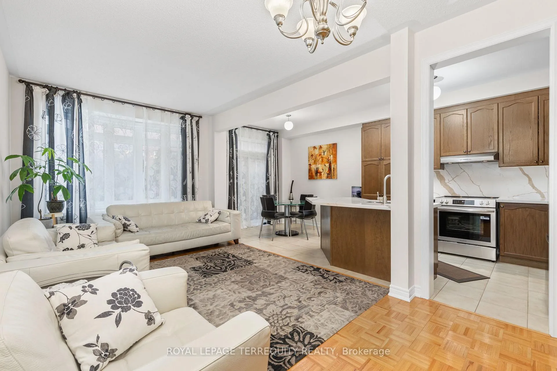 Photo 11 of 70 Degas Drive, Vaughan, Patterson — HOMEH
