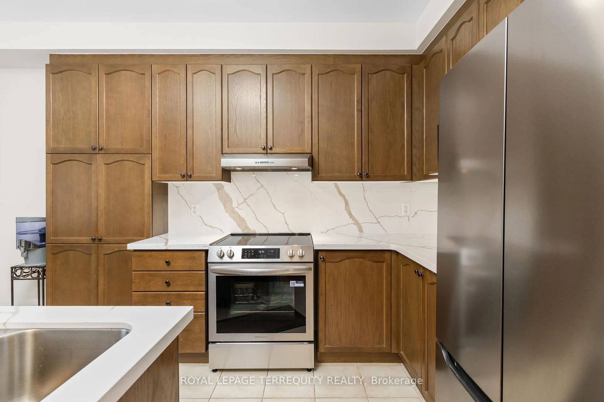 Photo 14 of 70 Degas Drive, Vaughan, Patterson — HOMEH