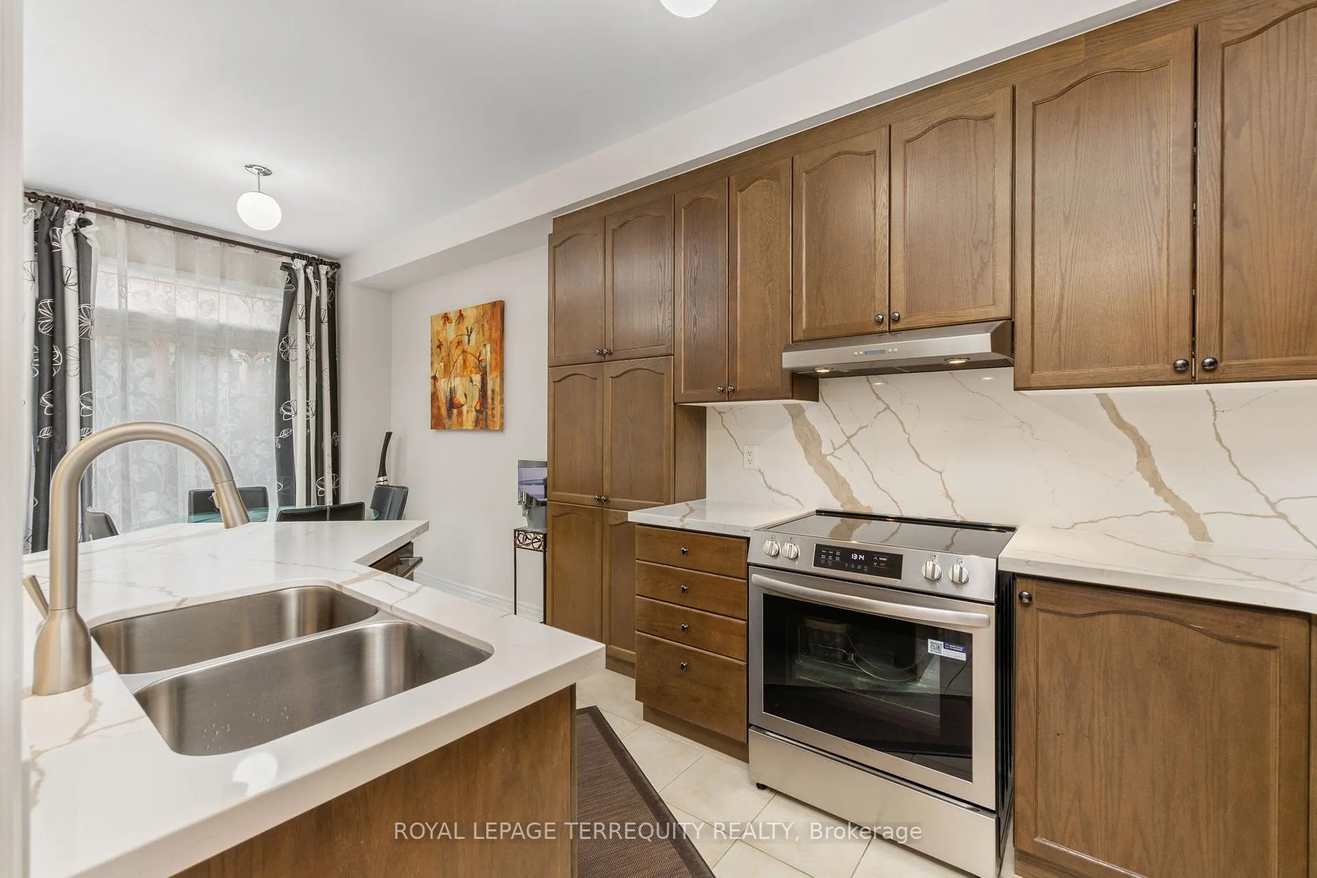 Photo 15 of 70 Degas Drive, Vaughan, Patterson — HOMEH