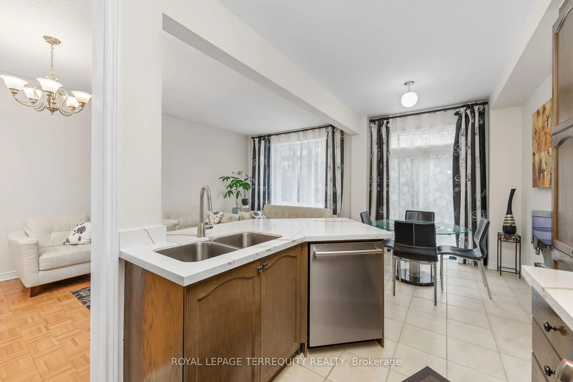 Photo 18 of 70 Degas Drive, Vaughan, Patterson — HOMEH