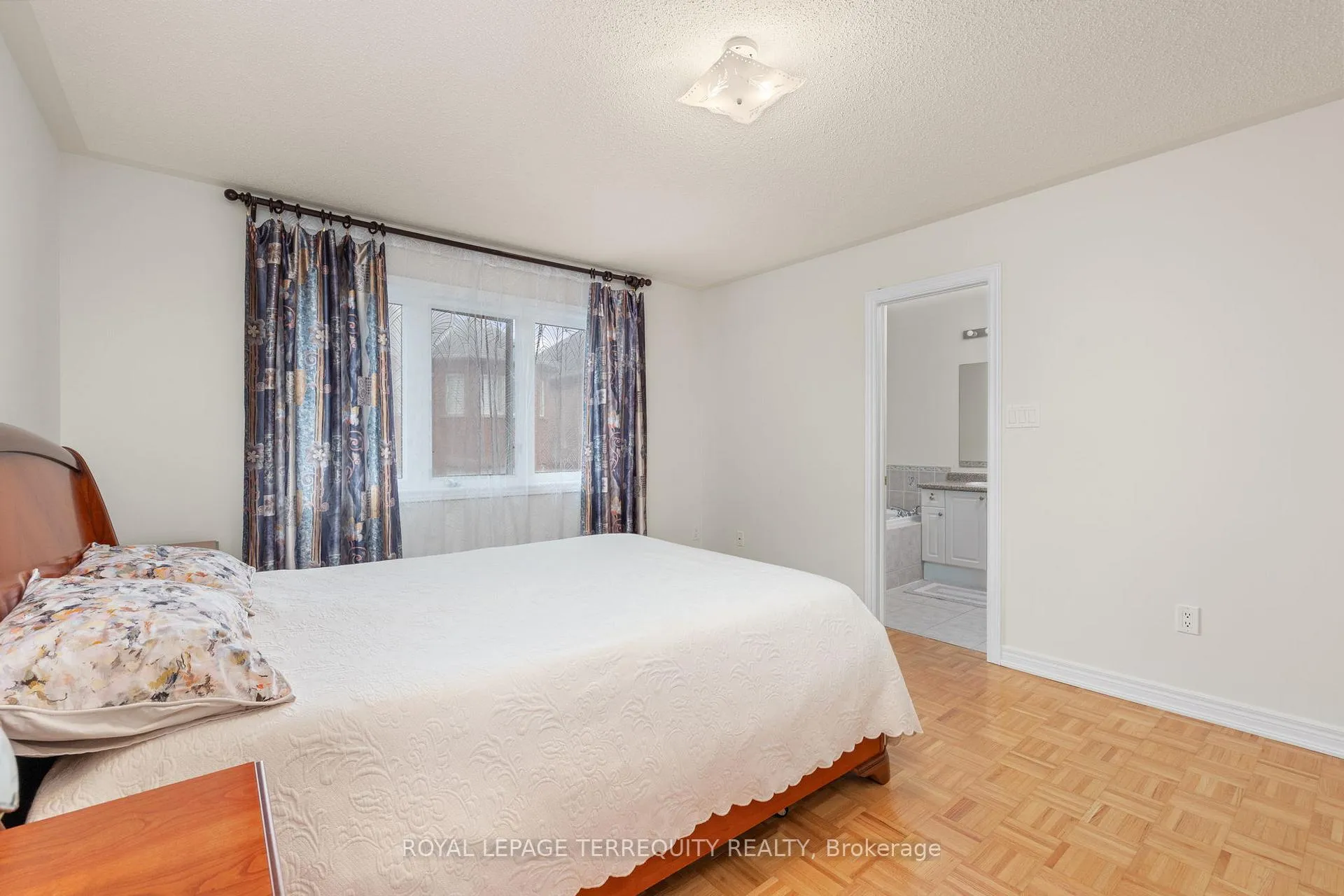 Photo 22 of 70 Degas Drive, Vaughan, Patterson — HOMEH