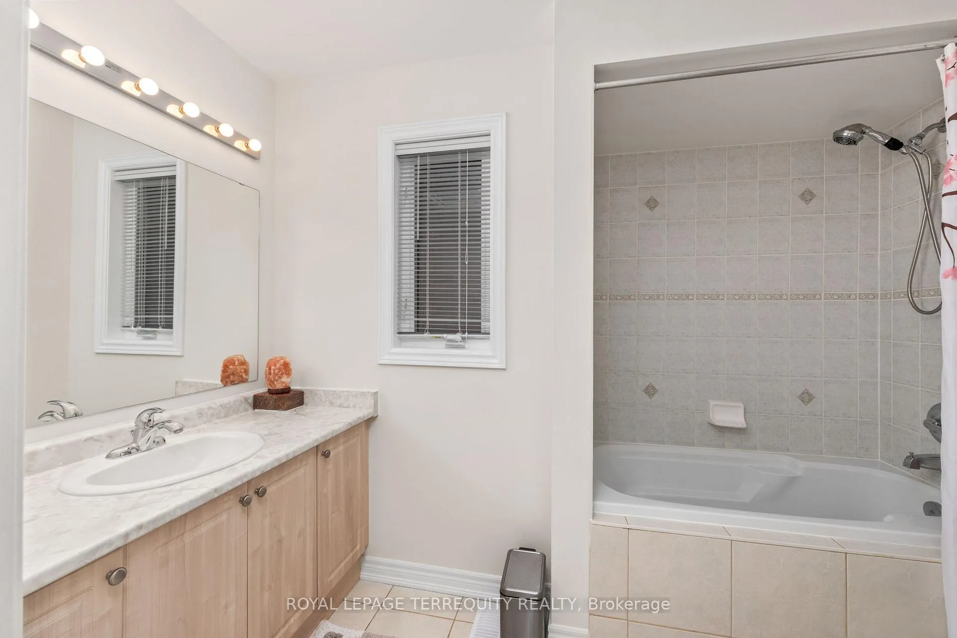 Photo 27 of 70 Degas Drive, Vaughan, Patterson — HOMEH