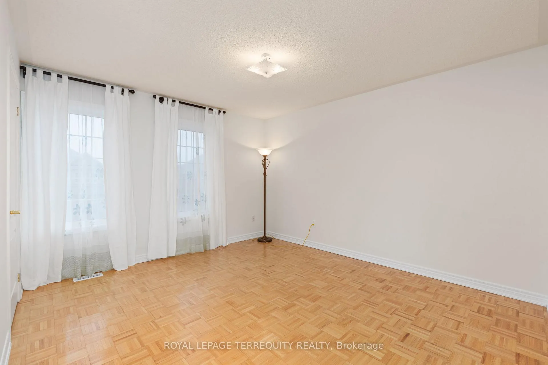 Photo 28 of 70 Degas Drive, Vaughan, Patterson — HOMEH