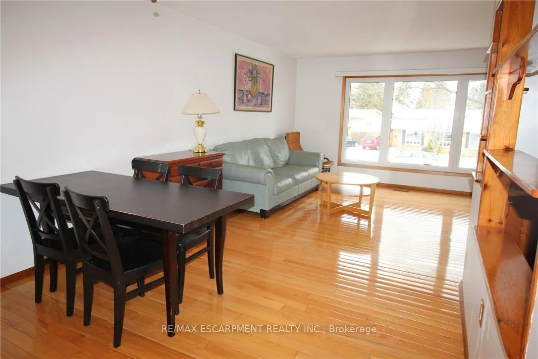Photo 5 of 234 Greencedar Drive, Hamilton, Gurnett — HOMEH