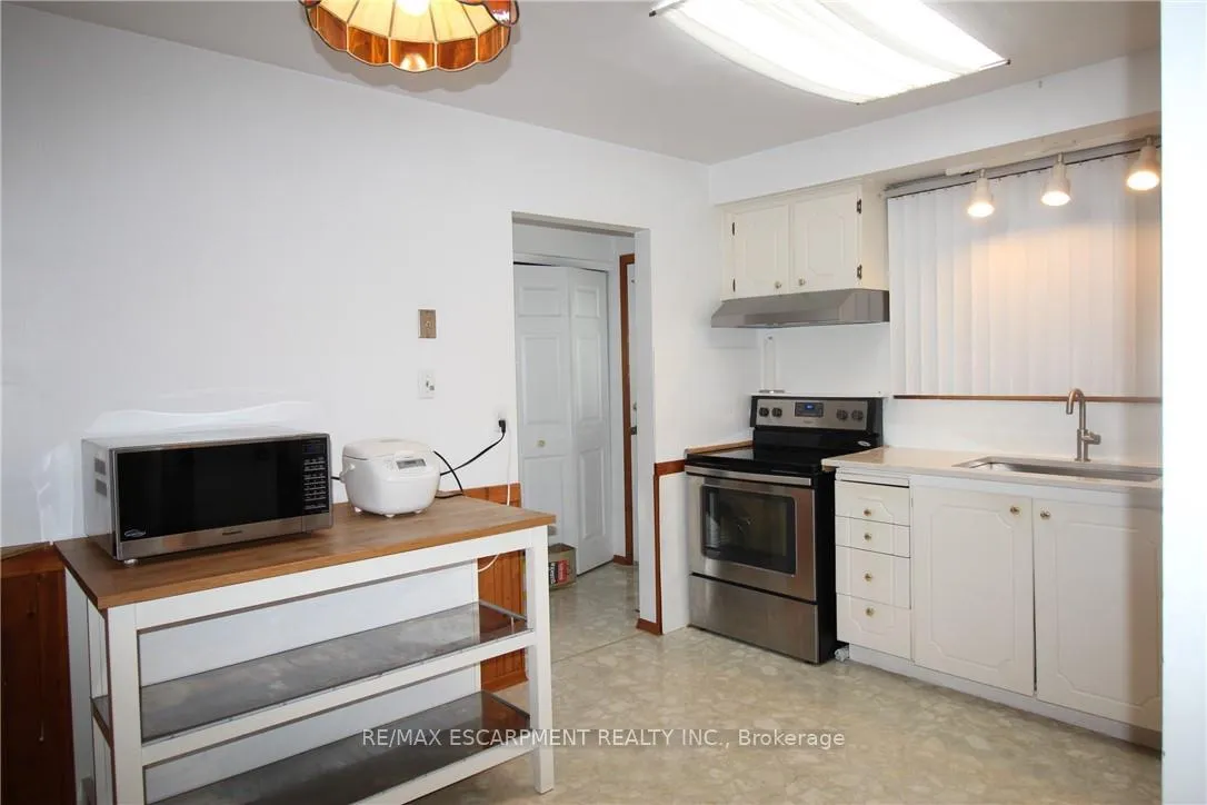 Photo 7 of 234 Greencedar Drive, Hamilton, Gurnett — HOMEH