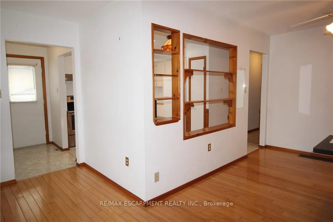 Photo 10 of 234 Greencedar Drive, Hamilton, Gurnett — HOMEH