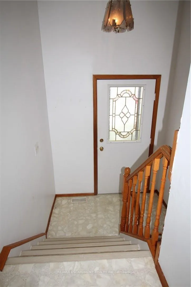 Photo 19 of 234 Greencedar Drive, Hamilton, Gurnett — HOMEH