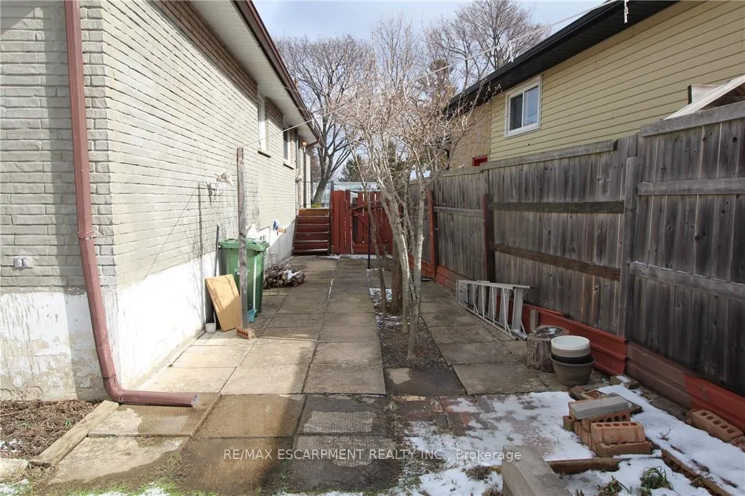Photo 27 of 234 Greencedar Drive, Hamilton, Gurnett — HOMEH