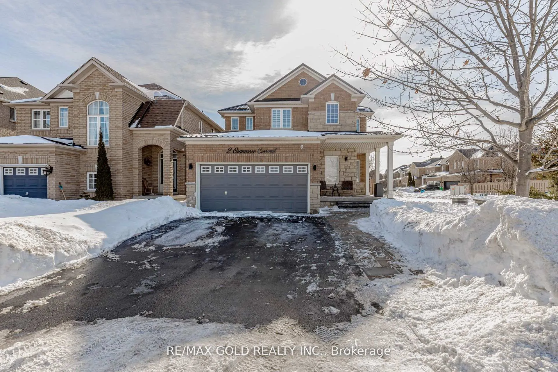Photo 3 of 2 Oranmore Crescent, Brampton, Credit Valley — HOMEH