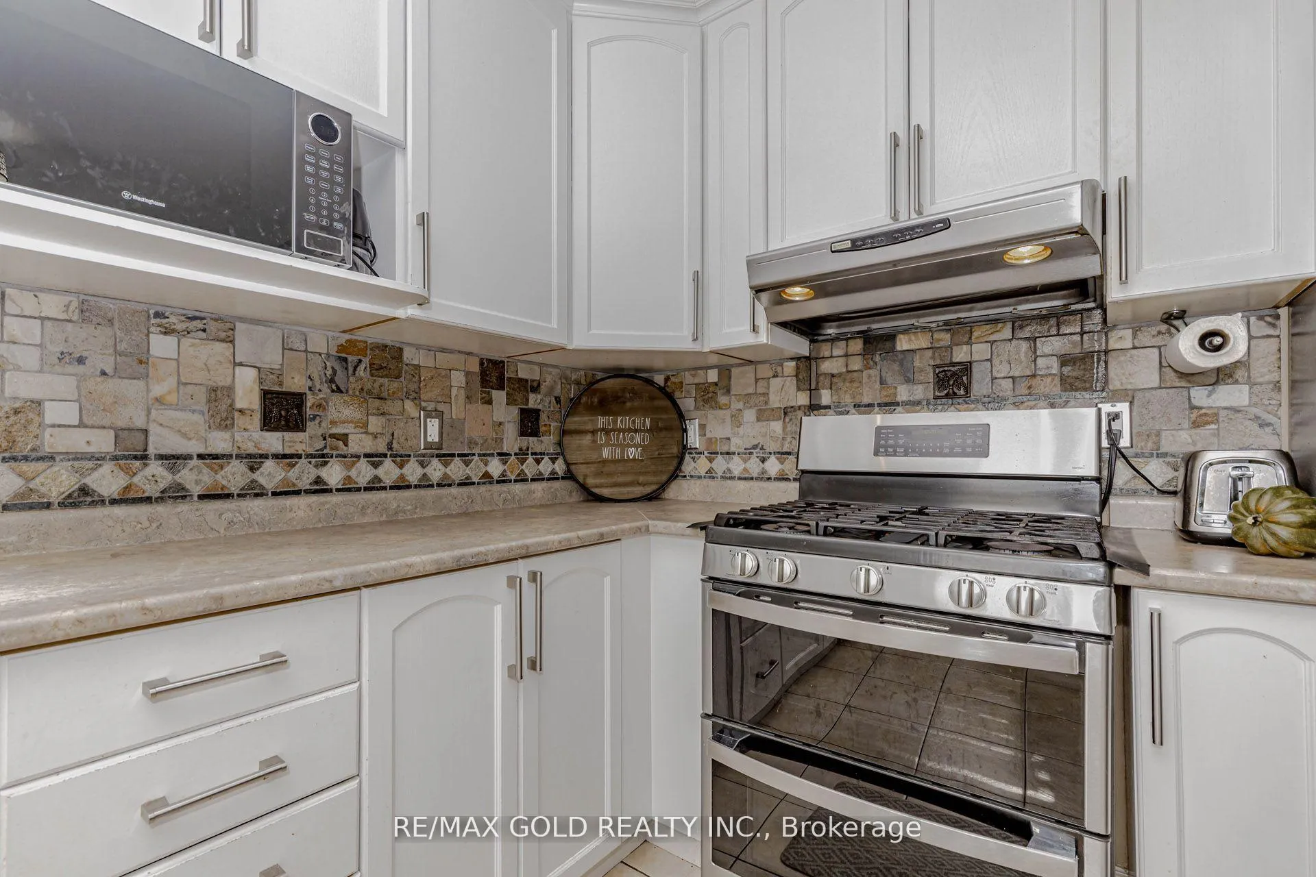 Photo 13 of 2 Oranmore Crescent, Brampton, Credit Valley — HOMEH