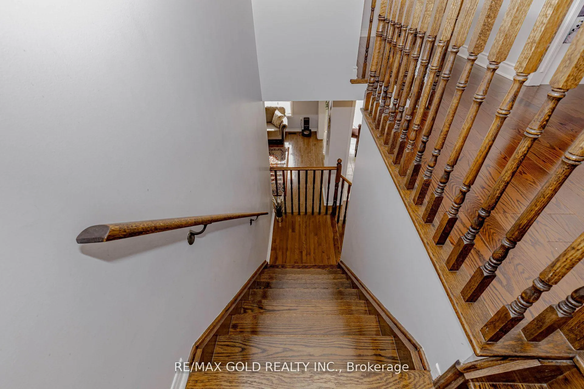 Photo 17 of 2 Oranmore Crescent, Brampton, Credit Valley — HOMEH