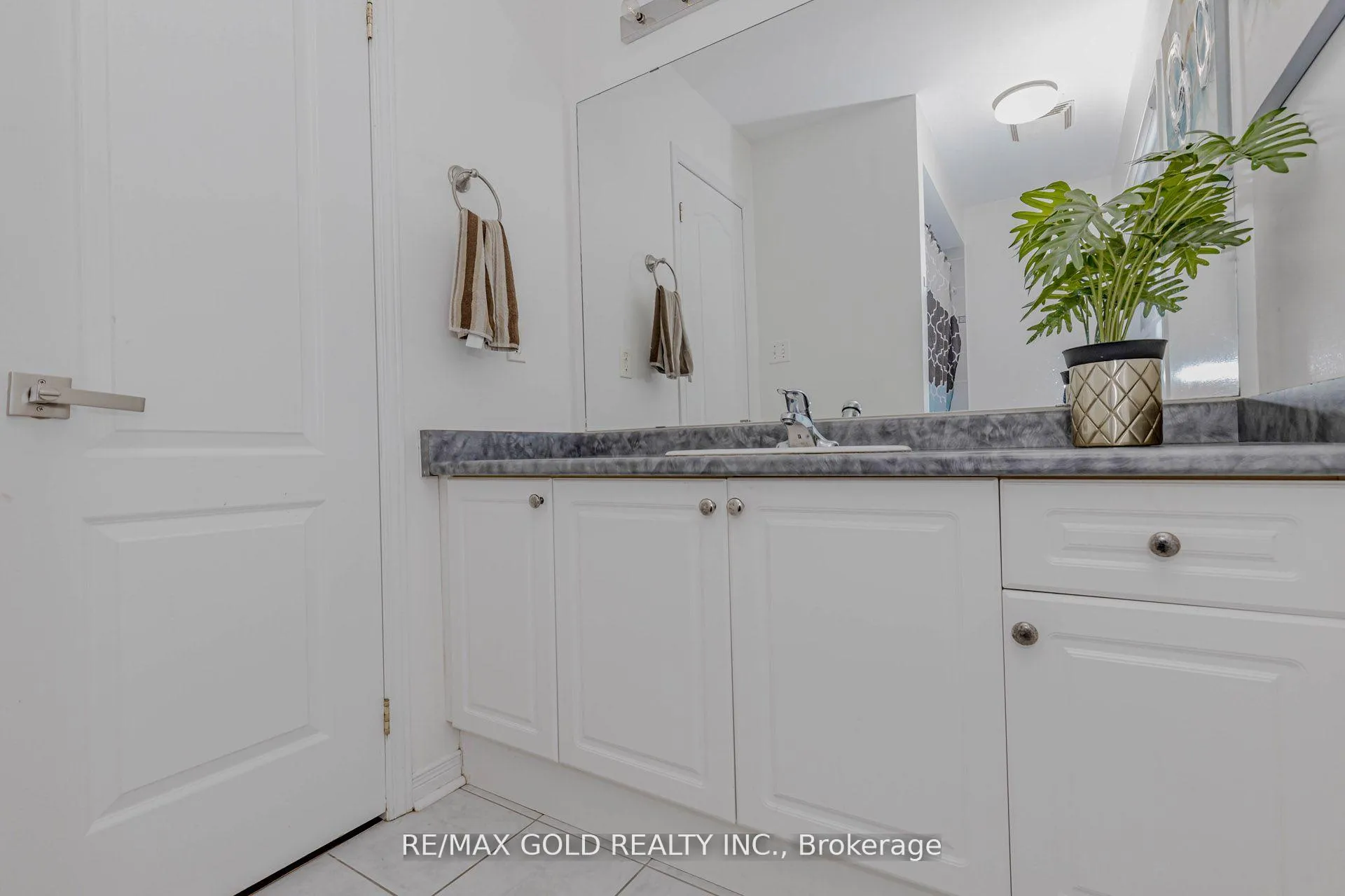 Photo 30 of 2 Oranmore Crescent, Brampton, Credit Valley — HOMEH