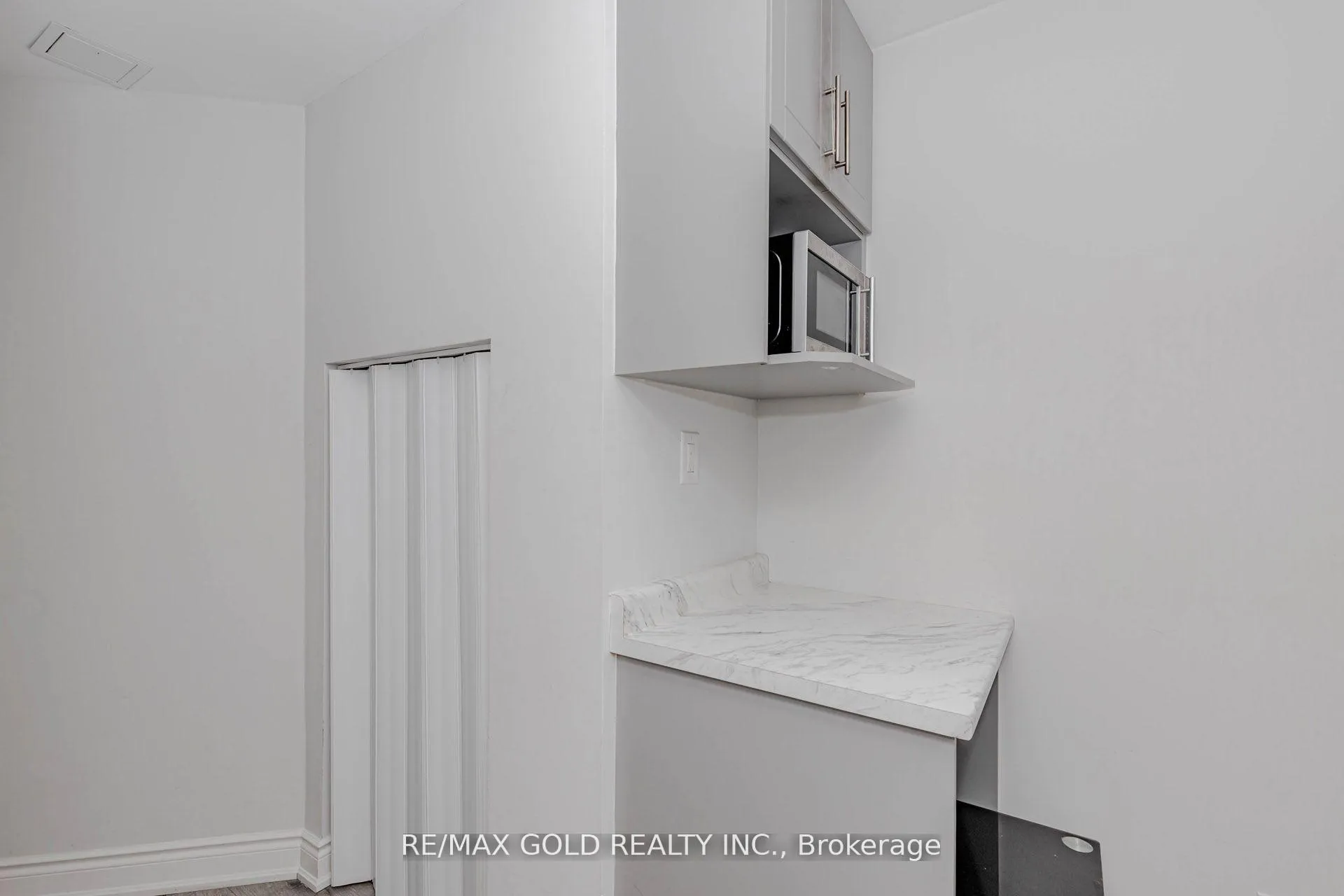 Photo 35 of 2 Oranmore Crescent, Brampton, Credit Valley — HOMEH