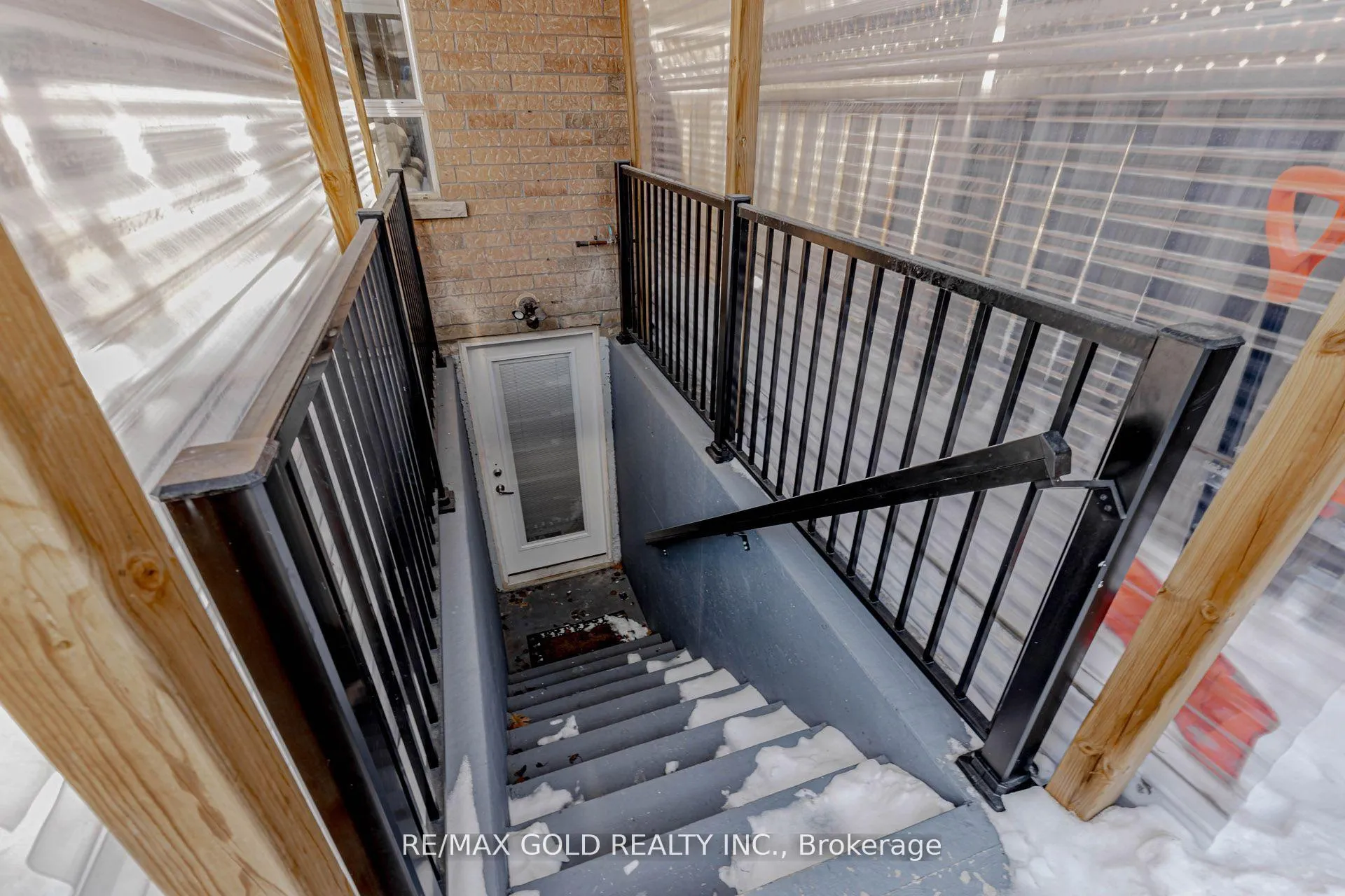 Photo 38 of 2 Oranmore Crescent, Brampton, Credit Valley — HOMEH