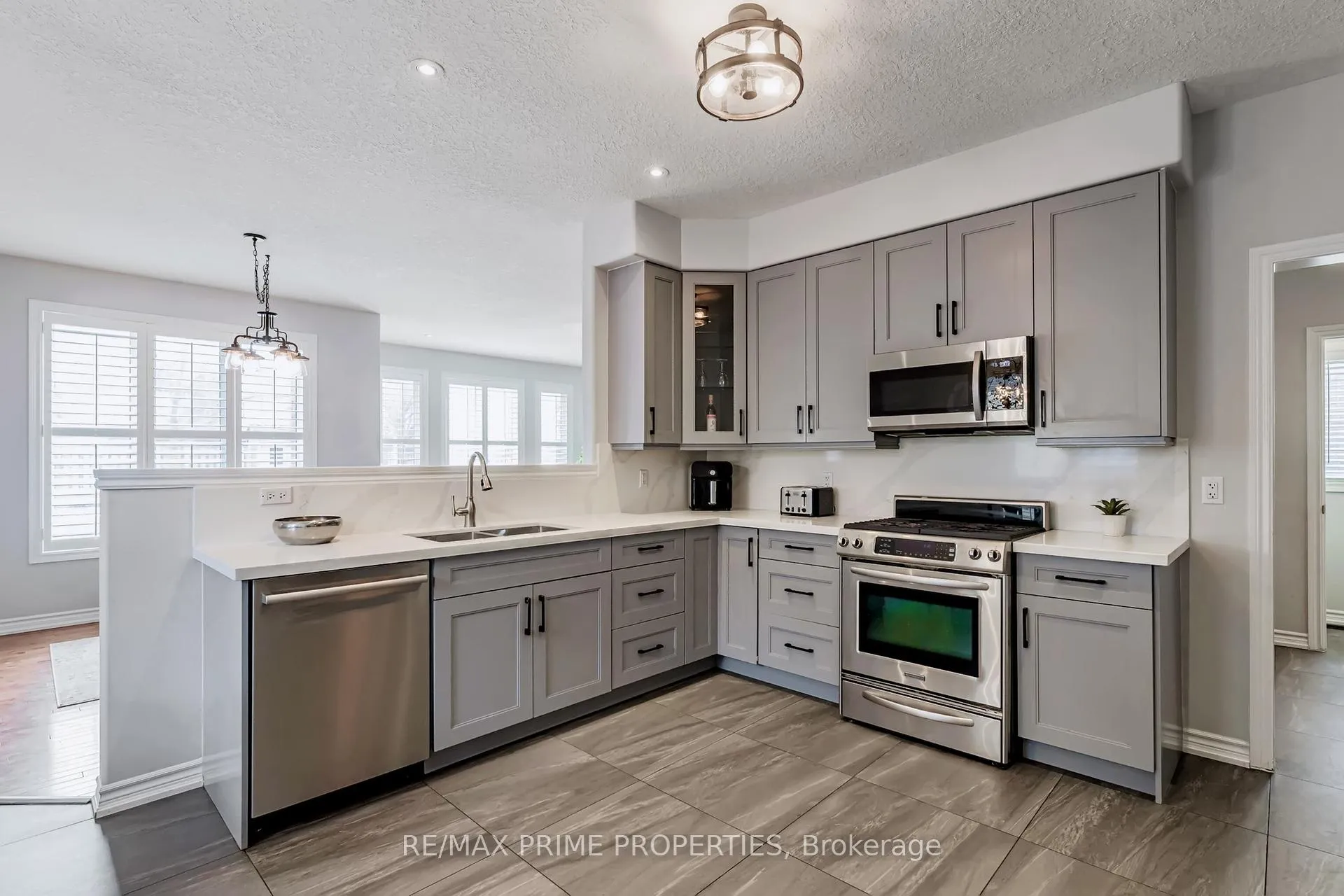 Photo 8 of 947 Booth Avenue, Innisfil, Alcona — HOMEH