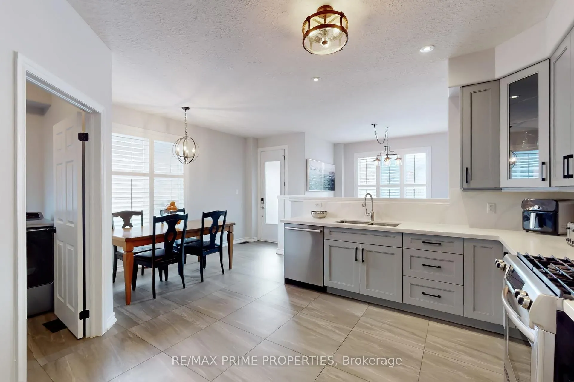 Photo 10 of 947 Booth Avenue, Innisfil, Alcona — HOMEH