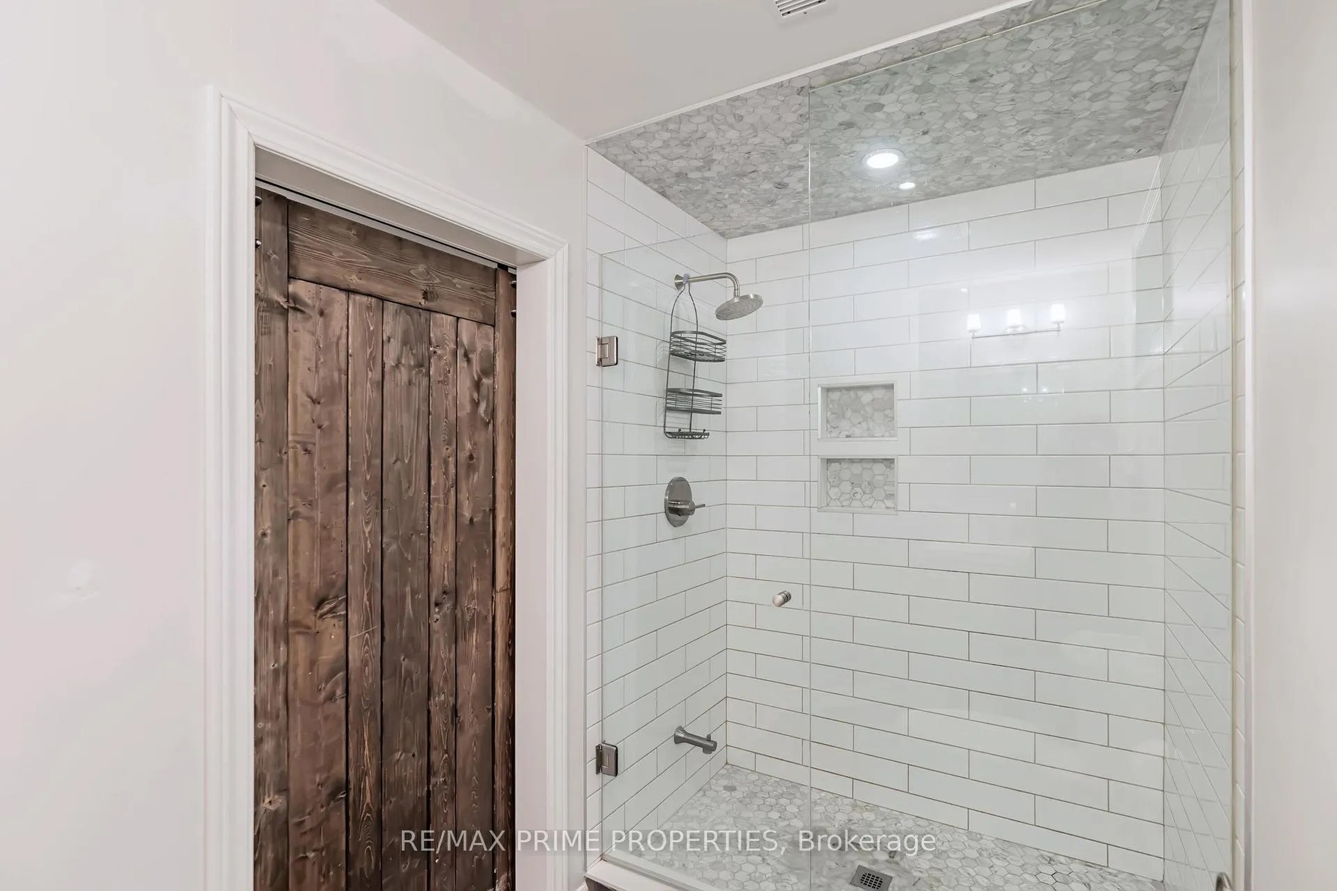 Photo 45 of 947 Booth Avenue, Innisfil, Alcona — HOMEH