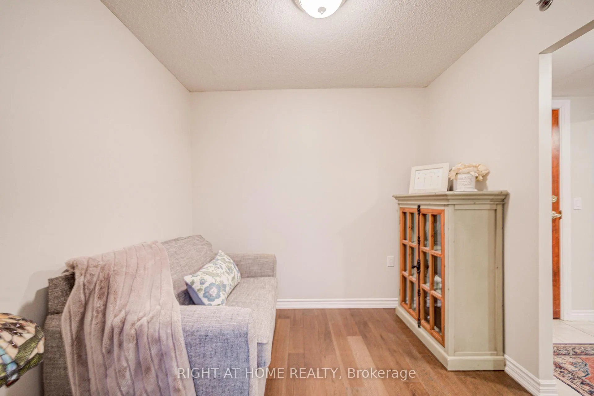 Photo 9 of Unit 2406, 100 Burloak Drive, Burlington, Appleby — HOMEH