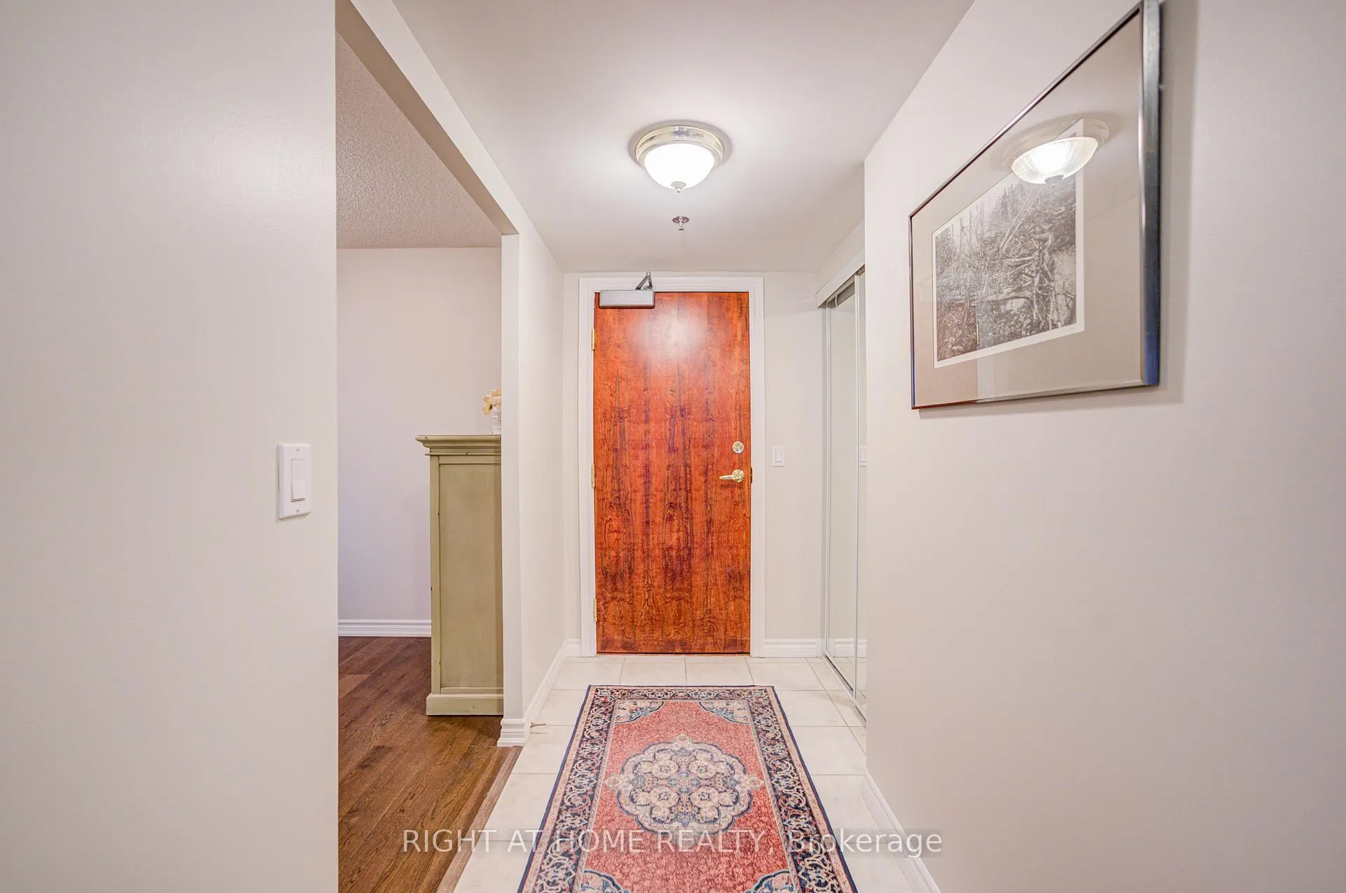 Photo 11 of Unit 2406, 100 Burloak Drive, Burlington, Appleby — HOMEH