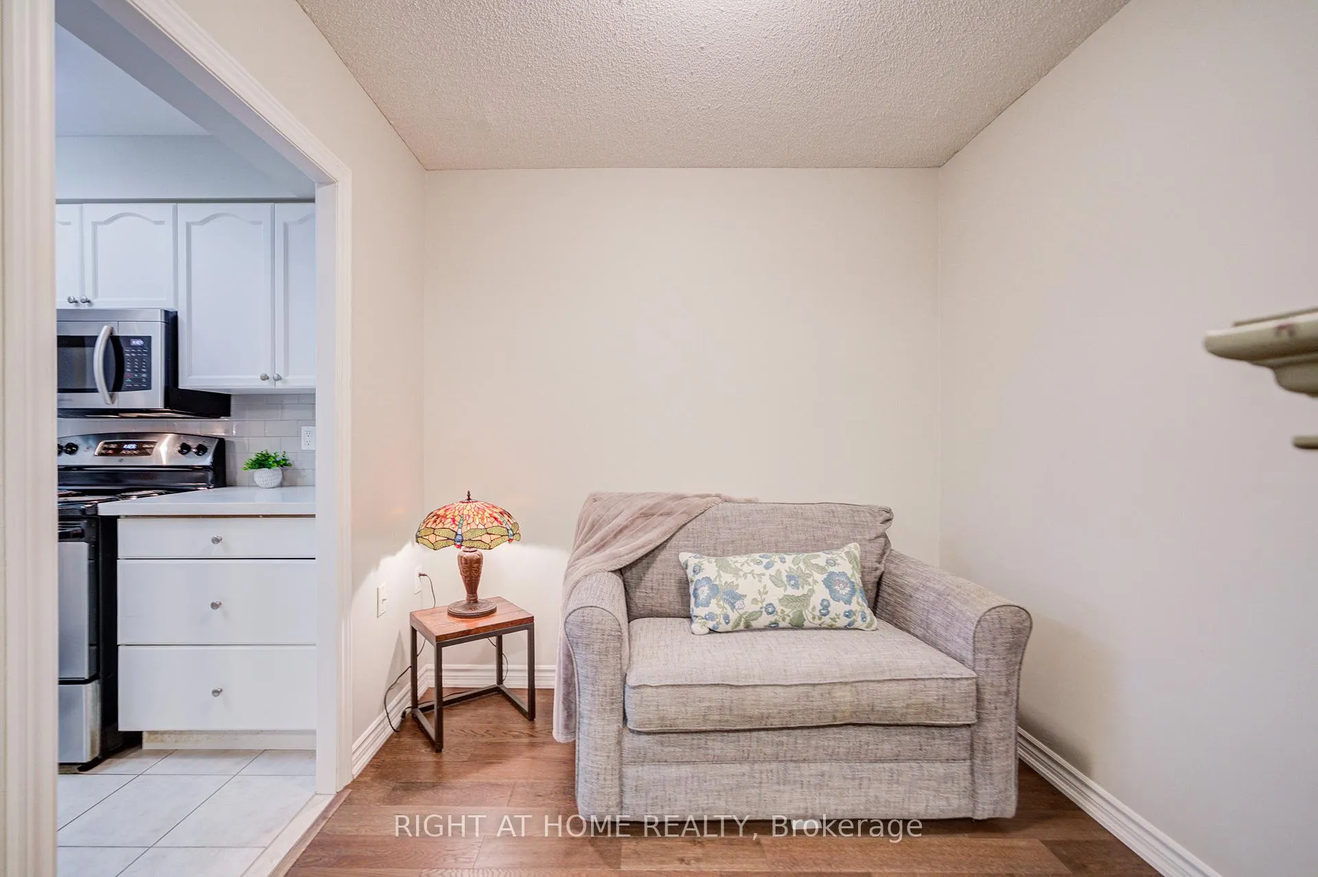 Photo 16 of Unit 2406, 100 Burloak Drive, Burlington, Appleby — HOMEH