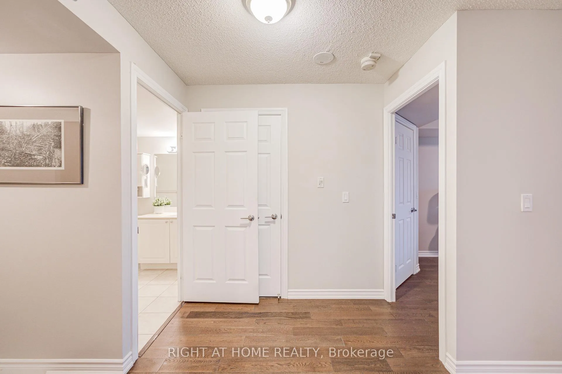 Photo 19 of Unit 2406, 100 Burloak Drive, Burlington, Appleby — HOMEH