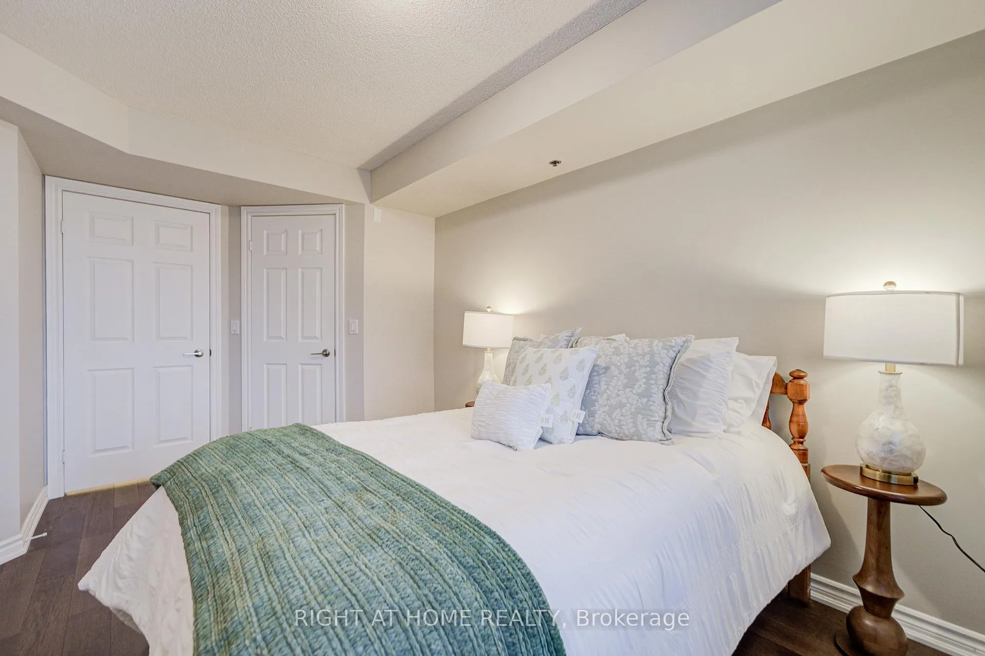 Photo 27 of Unit 2406, 100 Burloak Drive, Burlington, Appleby — HOMEH