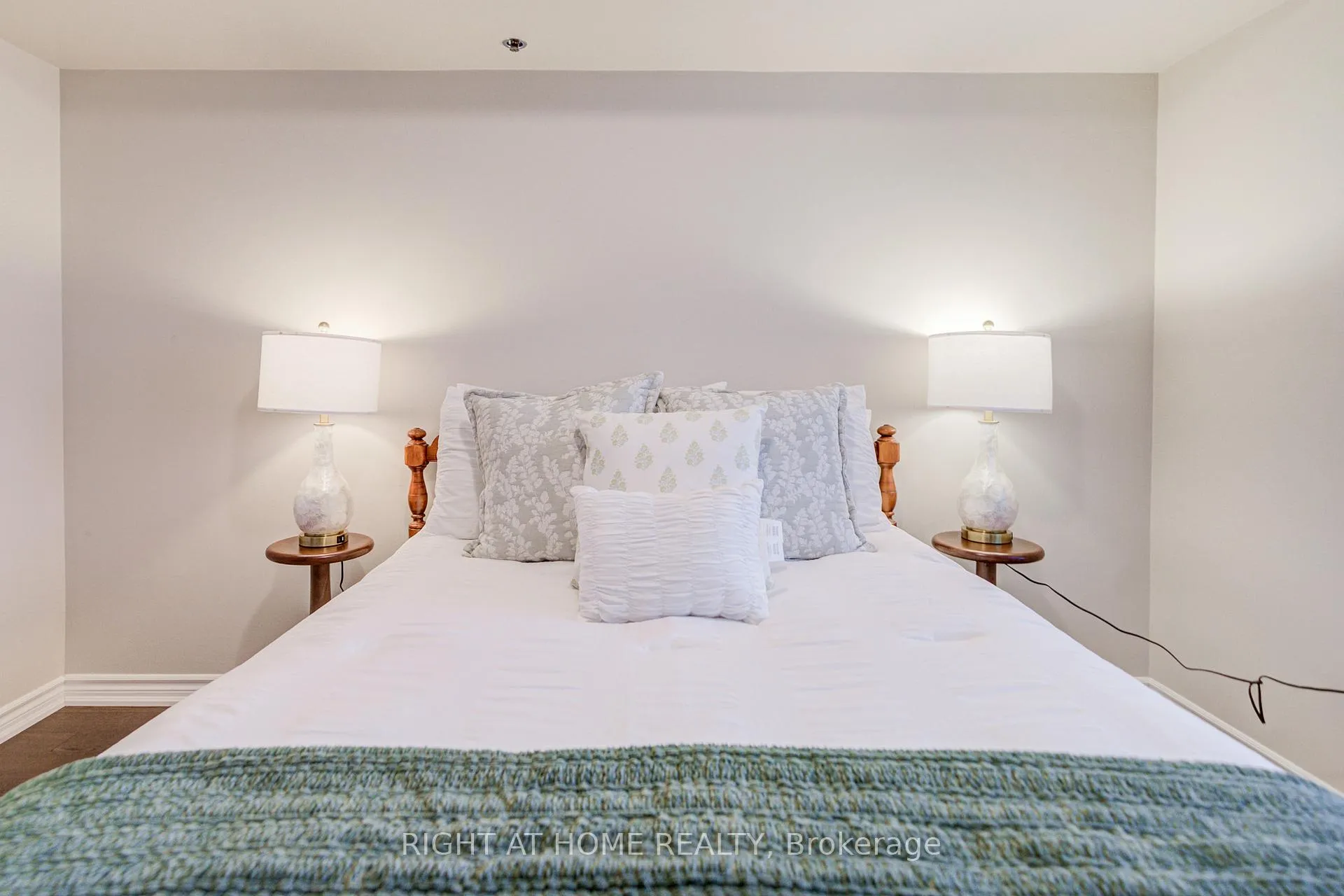 Photo 28 of Unit 2406, 100 Burloak Drive, Burlington, Appleby — HOMEH