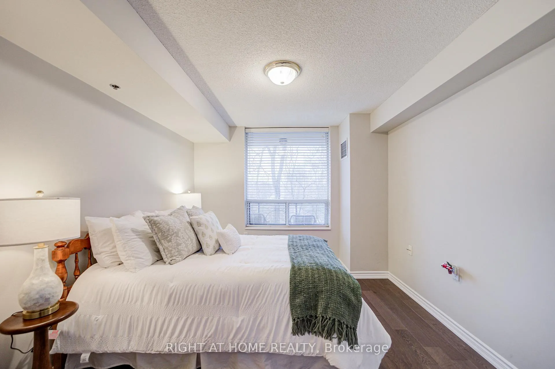 Photo 30 of Unit 2406, 100 Burloak Drive, Burlington, Appleby — HOMEH