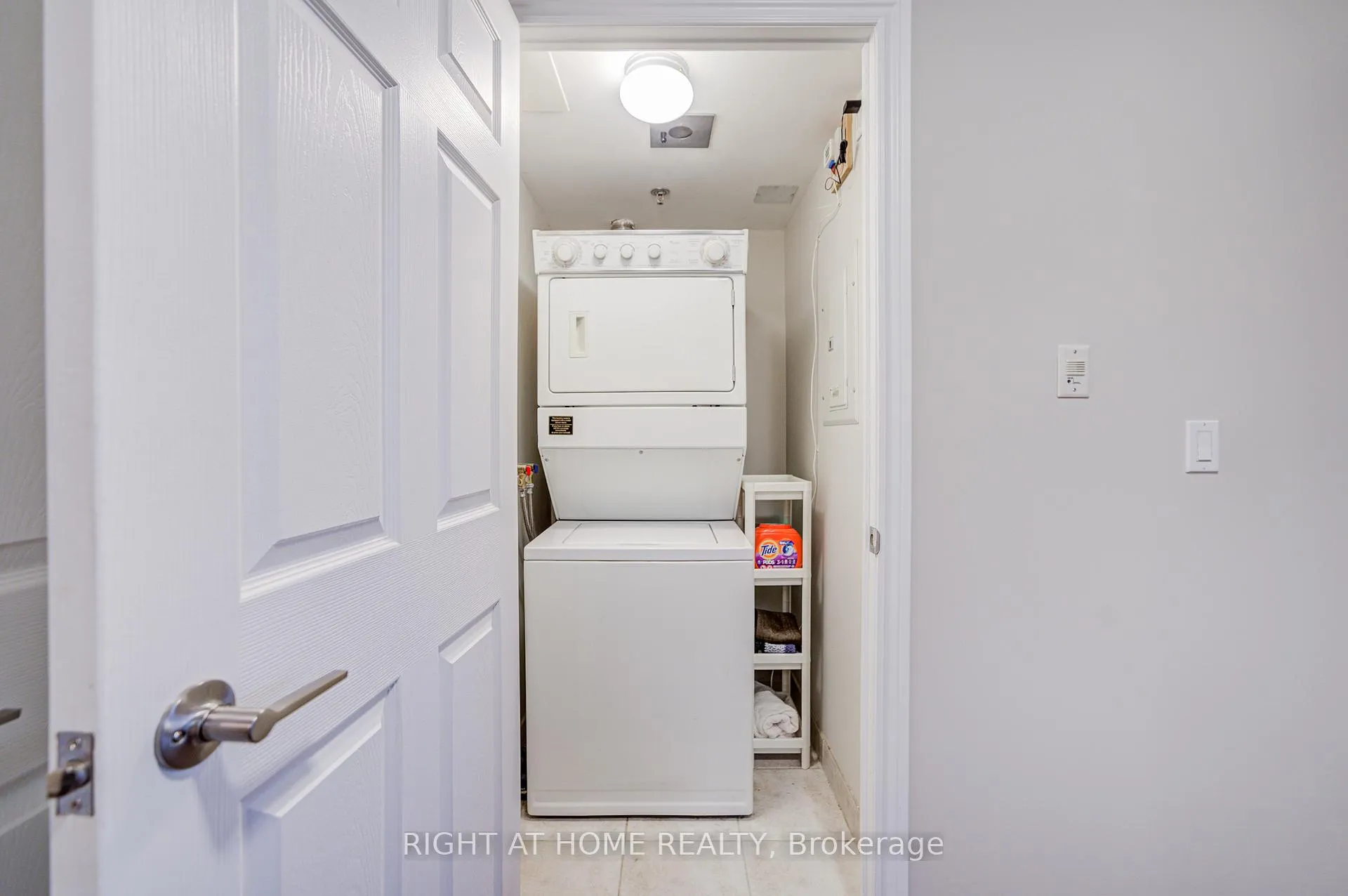 Photo 33 of Unit 2406, 100 Burloak Drive, Burlington, Appleby — HOMEH