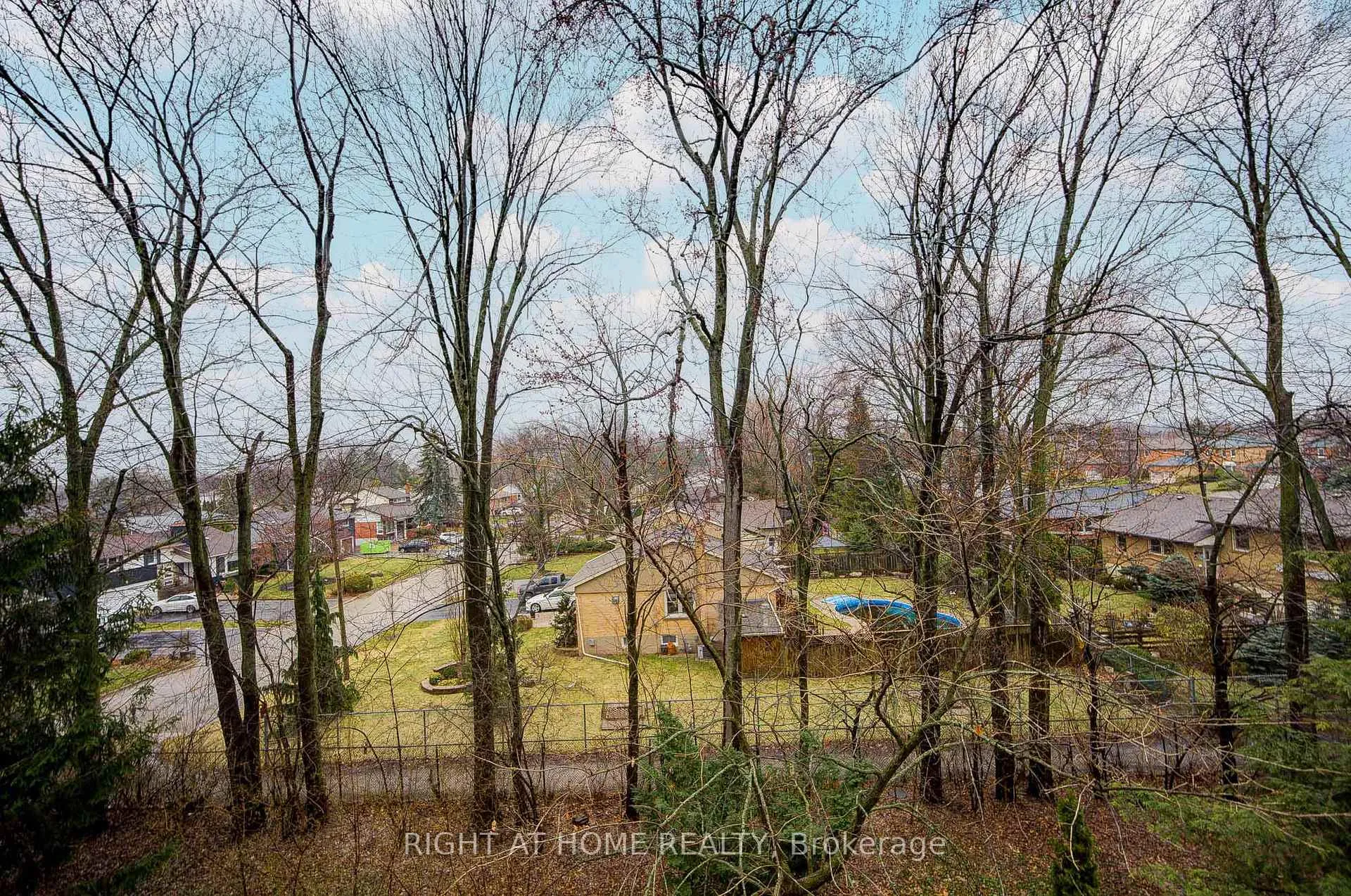 Photo 37 of Unit 2406, 100 Burloak Drive, Burlington, Appleby — HOMEH