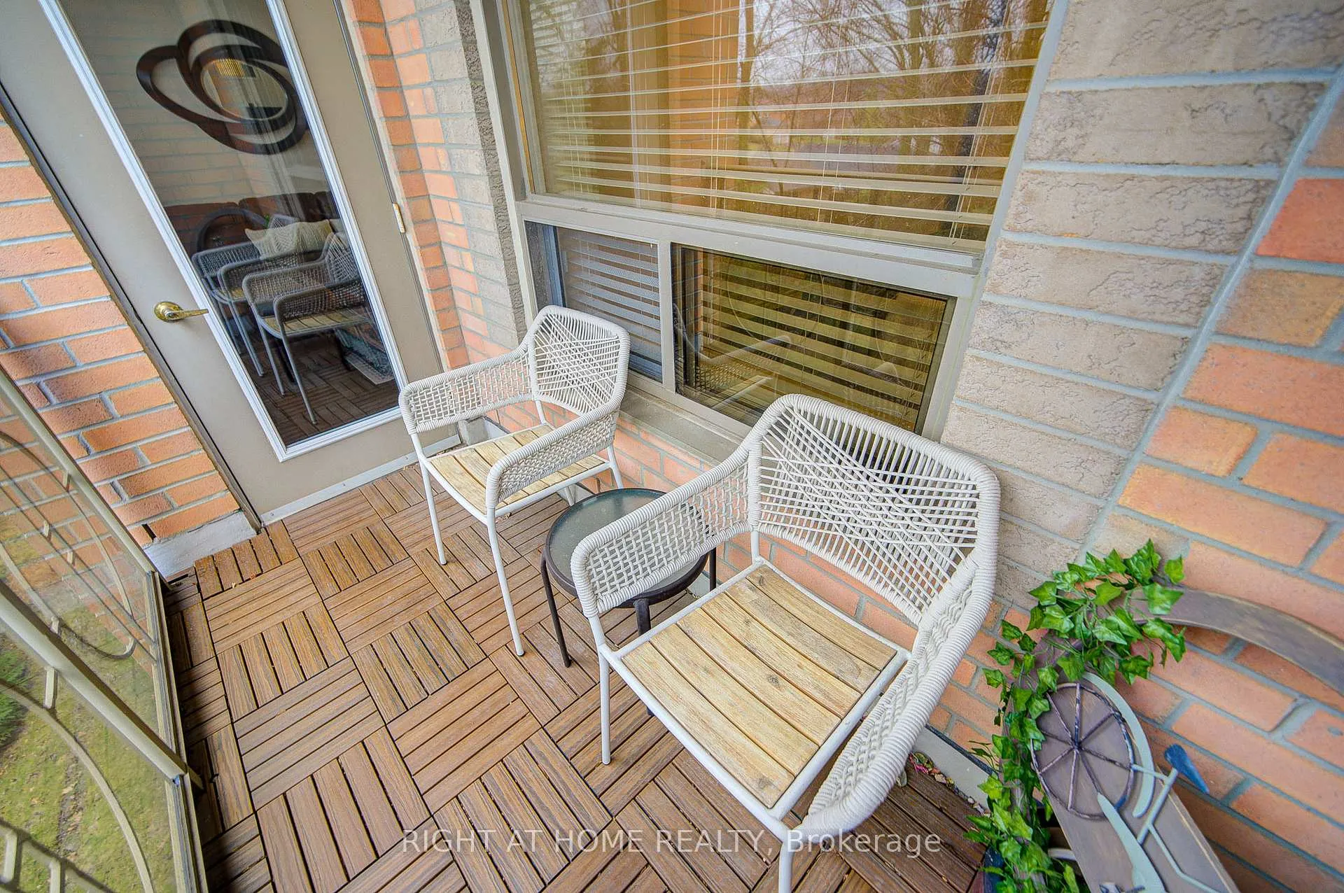 Photo 39 of Unit 2406, 100 Burloak Drive, Burlington, Appleby — HOMEH
