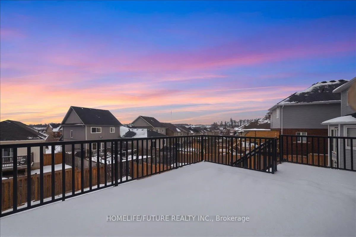 Photo 4 of 282 Scottsdale Drive, Clarington, Bowmanville — HOMEH