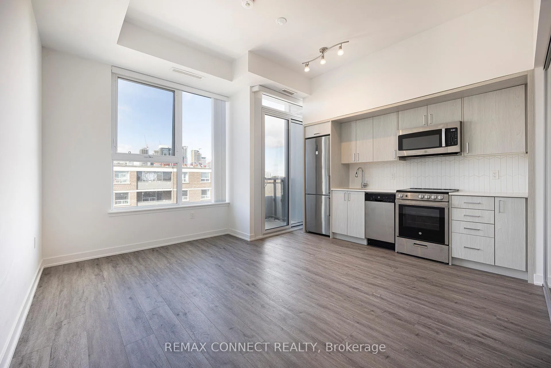 Photo 1 of Unit 708, 1 Cardiff Road, Toronto, Mount Pleasant East — HOMEH