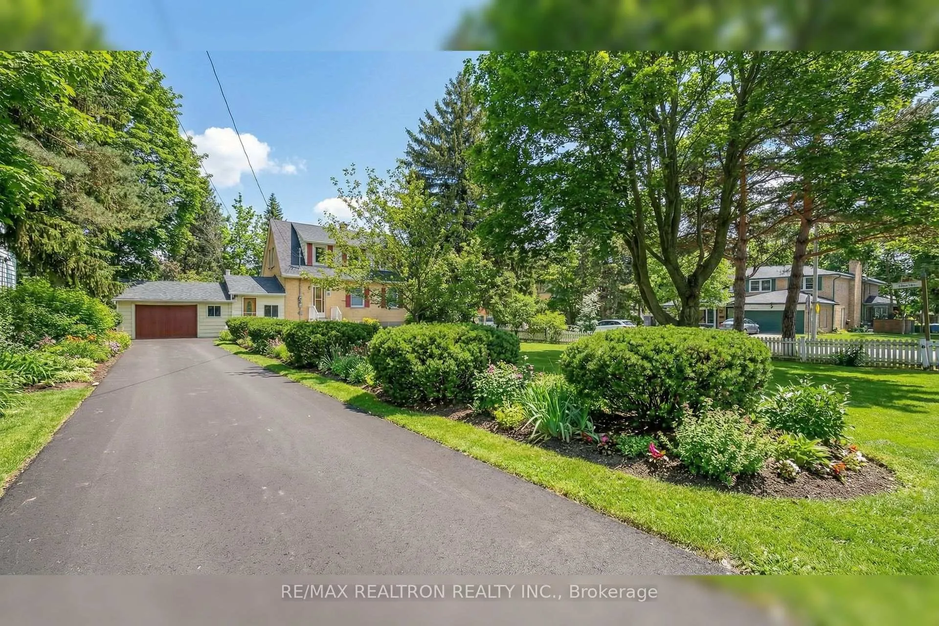 Photo 4 of 35 John Street, Markham, Thornhill — HOMEH