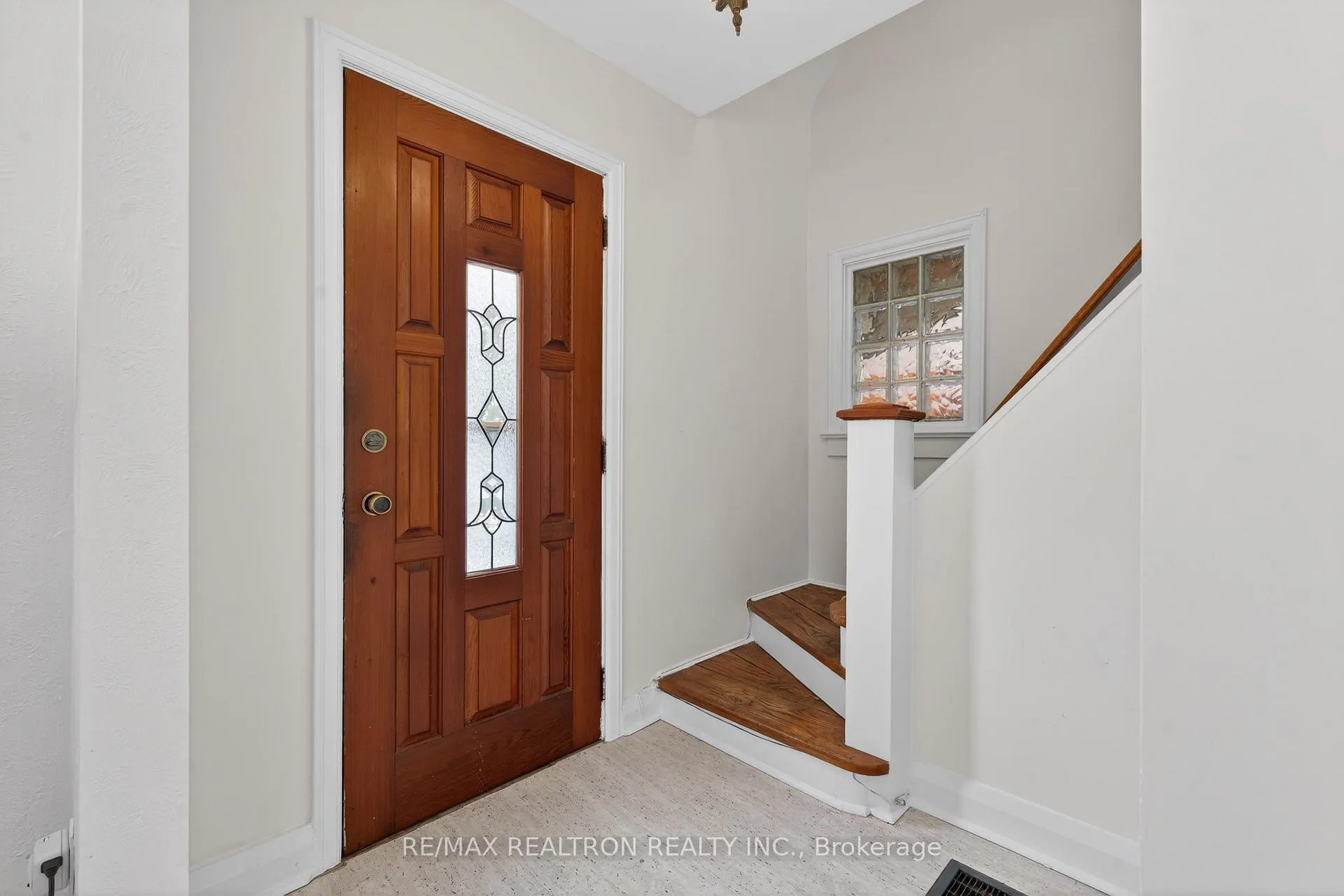 Photo 6 of 35 John Street, Markham, Thornhill — HOMEH