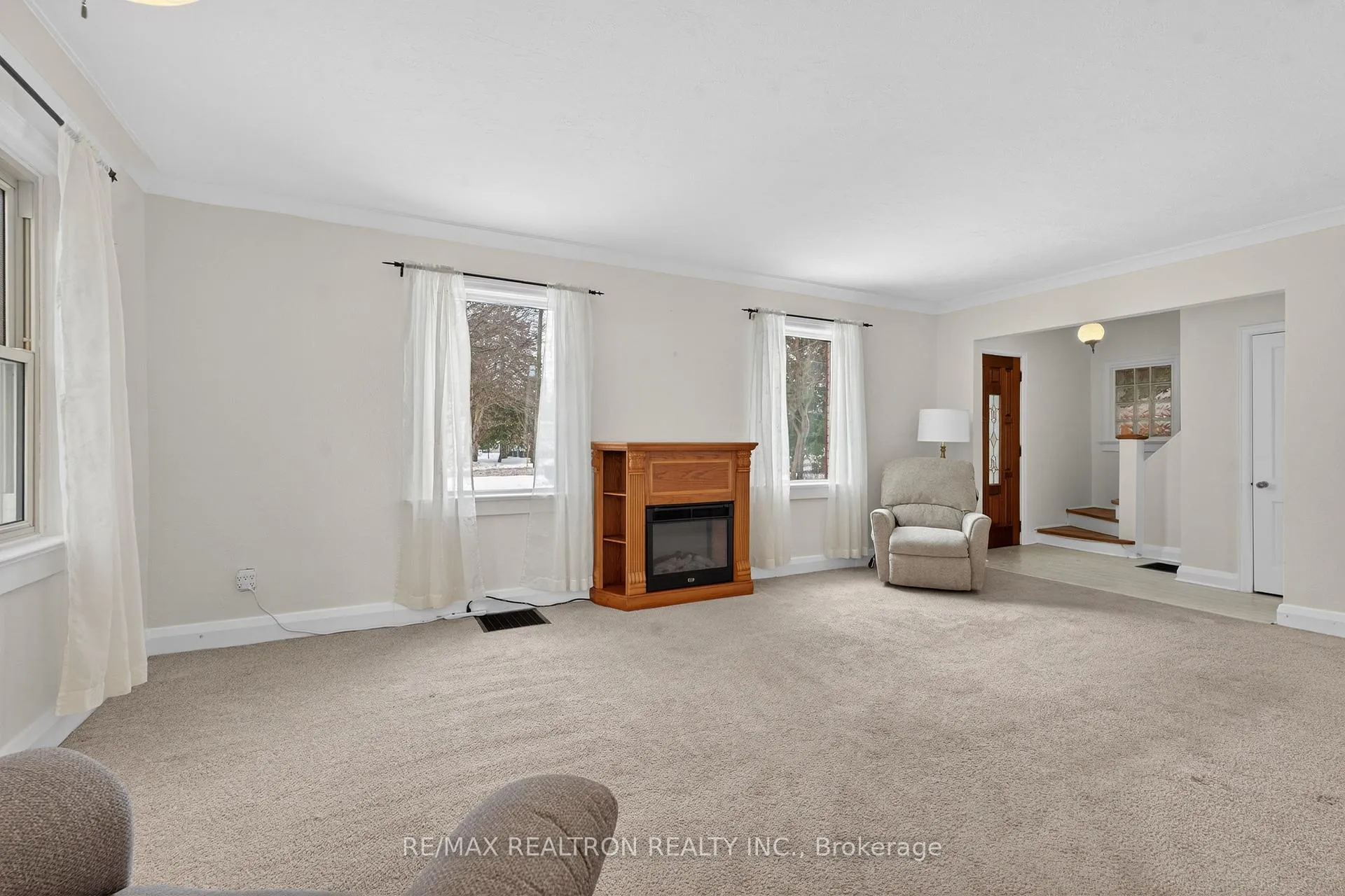 Photo 10 of 35 John Street, Markham, Thornhill — HOMEH