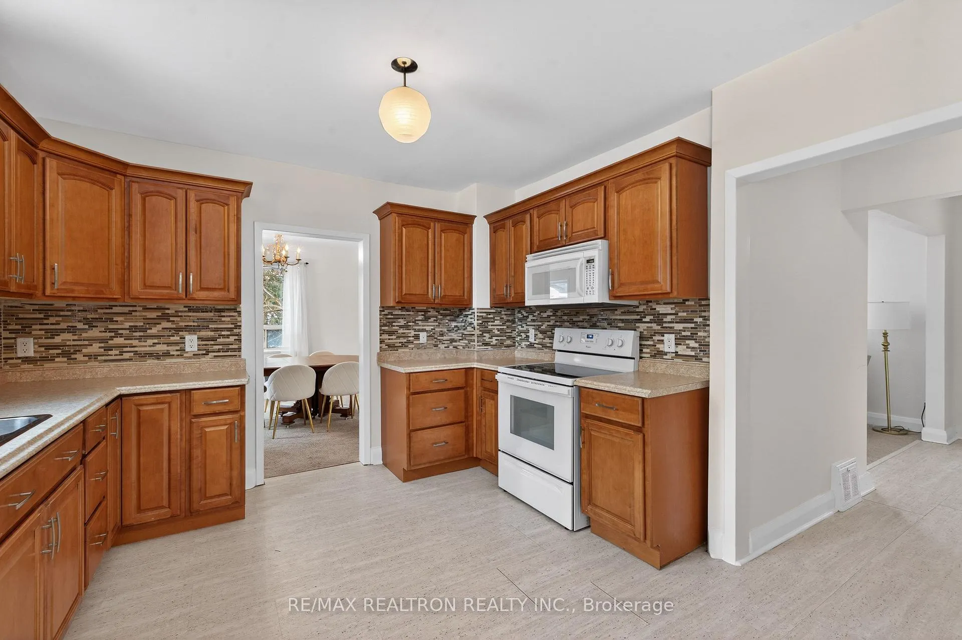 Photo 17 of 35 John Street, Markham, Thornhill — HOMEH