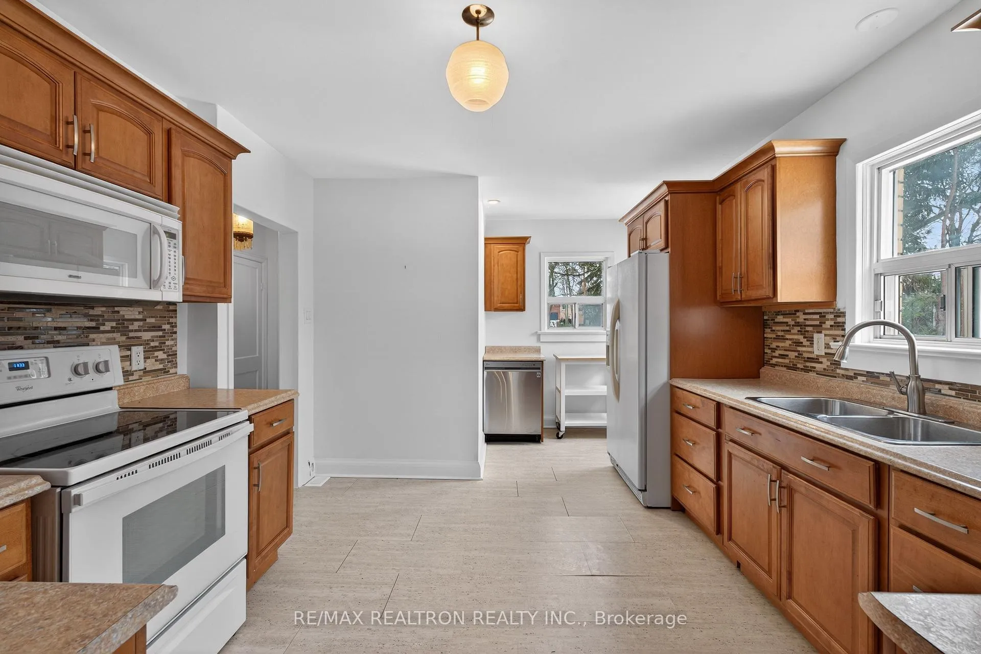 Photo 18 of 35 John Street, Markham, Thornhill — HOMEH