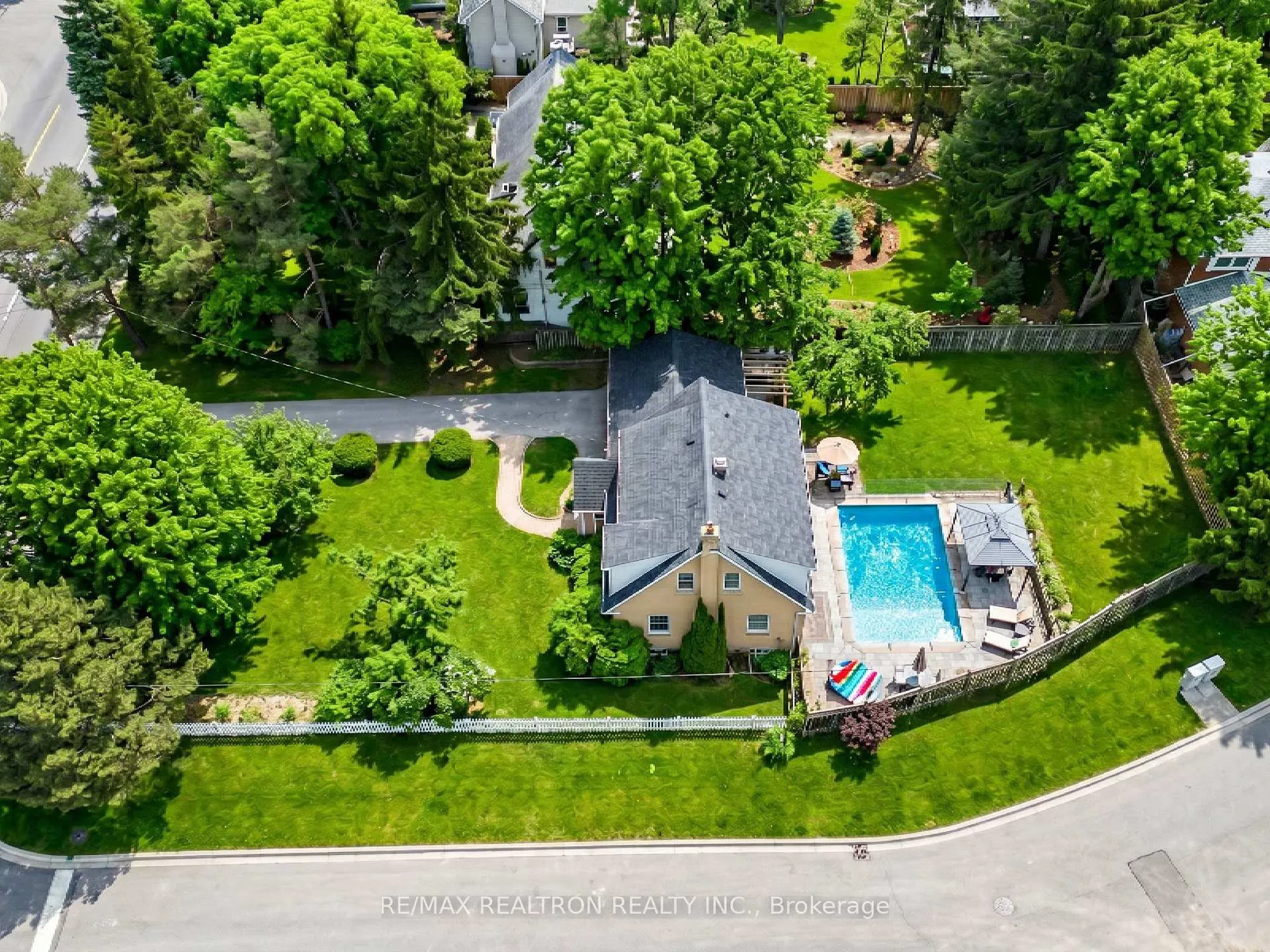 Photo 1 of 35 John Street, Markham, Thornhill — HOMEH