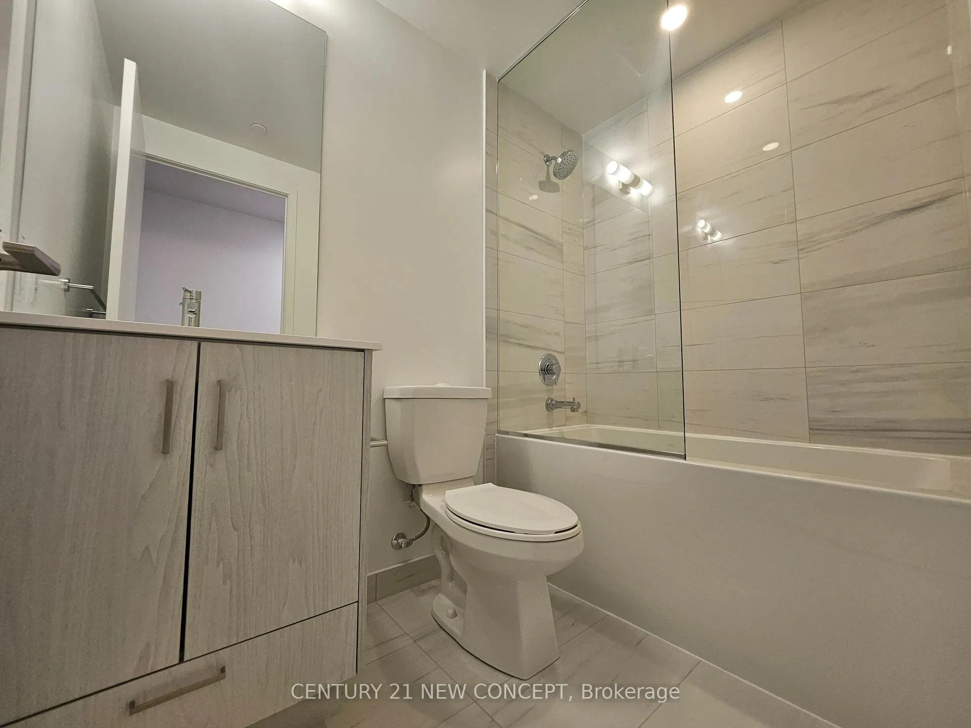 Photo 6 of Unit 3812, 180 Front Street, Toronto, Moss Park — HOMEH