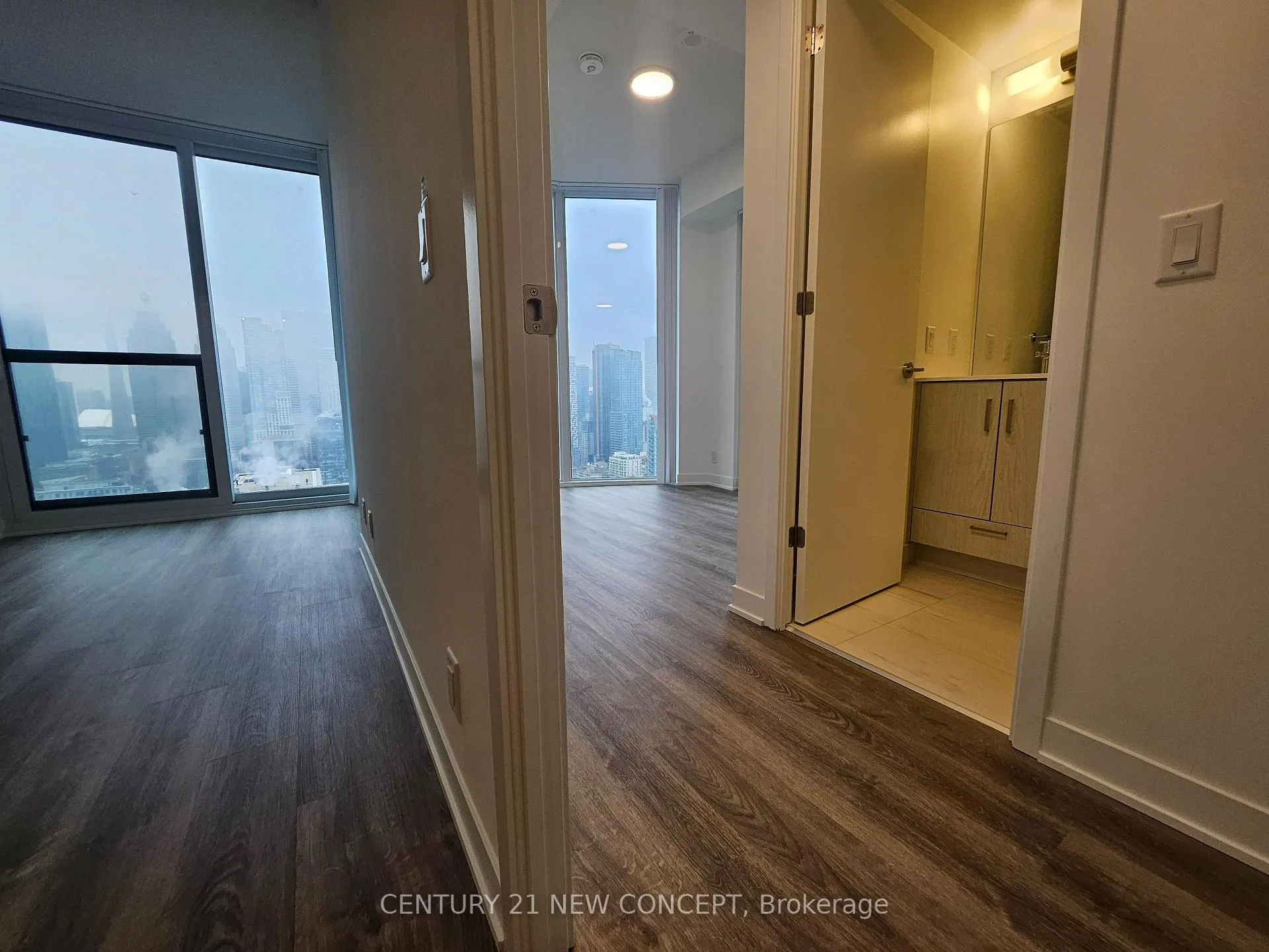 Photo 13 of Unit 3812, 180 Front Street, Toronto, Moss Park — HOMEH