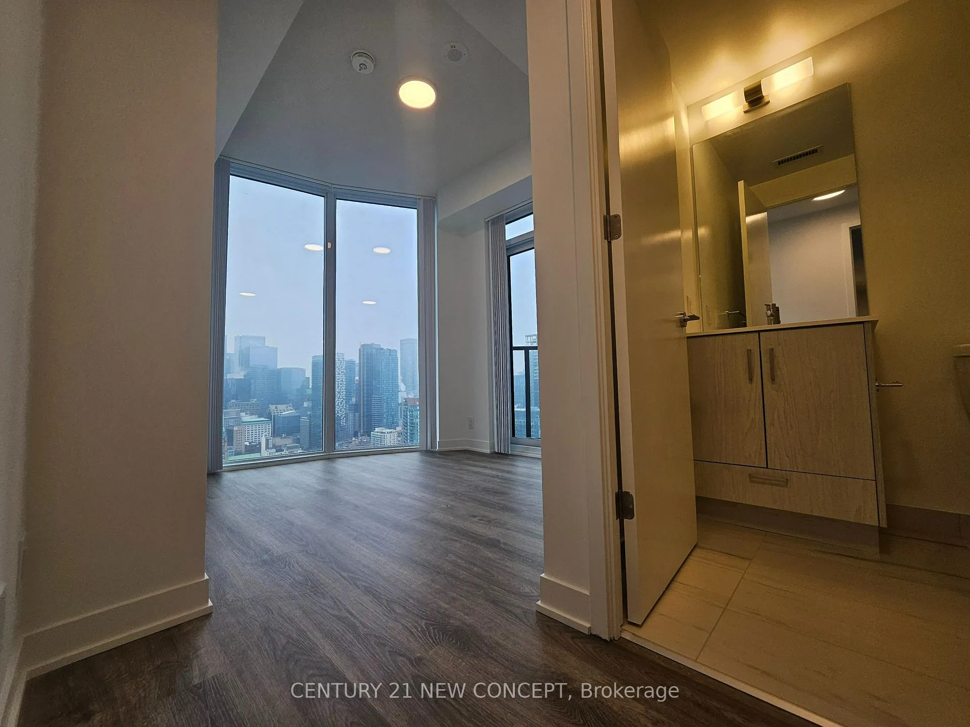 Photo 15 of Unit 3812, 180 Front Street, Toronto, Moss Park — HOMEH